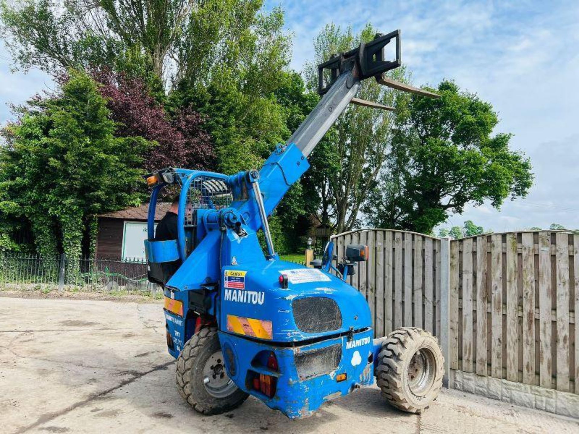 MANITOU MANI TRANSPORT TRUCK MOUNTED FORKLIFT - Image 13 of 14