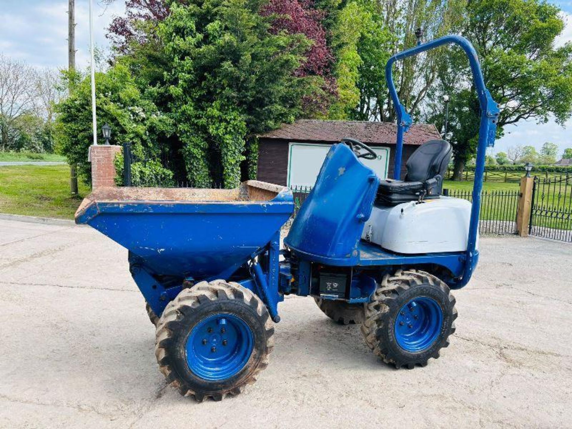 WACKER NEUSON 1001 HIGH TIP 4WD DUMPER *YEAR 2014, ONLY 1480 HOURS*