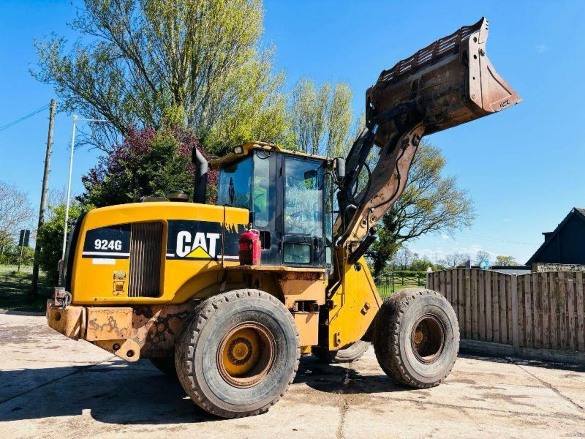 CATERPILLAR 924G 4WD LOADING SHOVEL C/W FOUR IN ONE BUCKET - Image 15 of 18