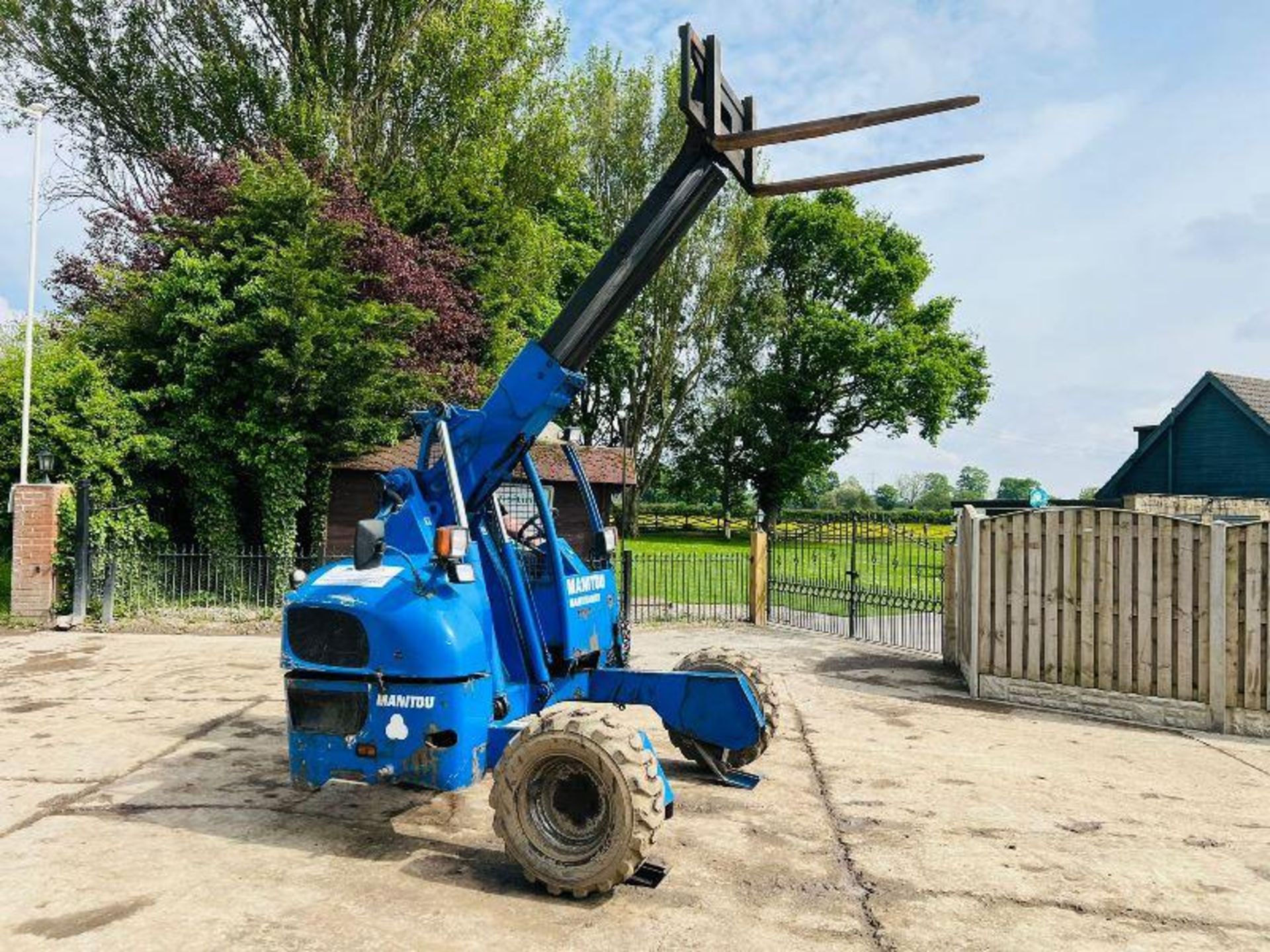 MANITOU MANI TRANSPORT TRUCK MOUNTED FORKLIFT - Image 2 of 14