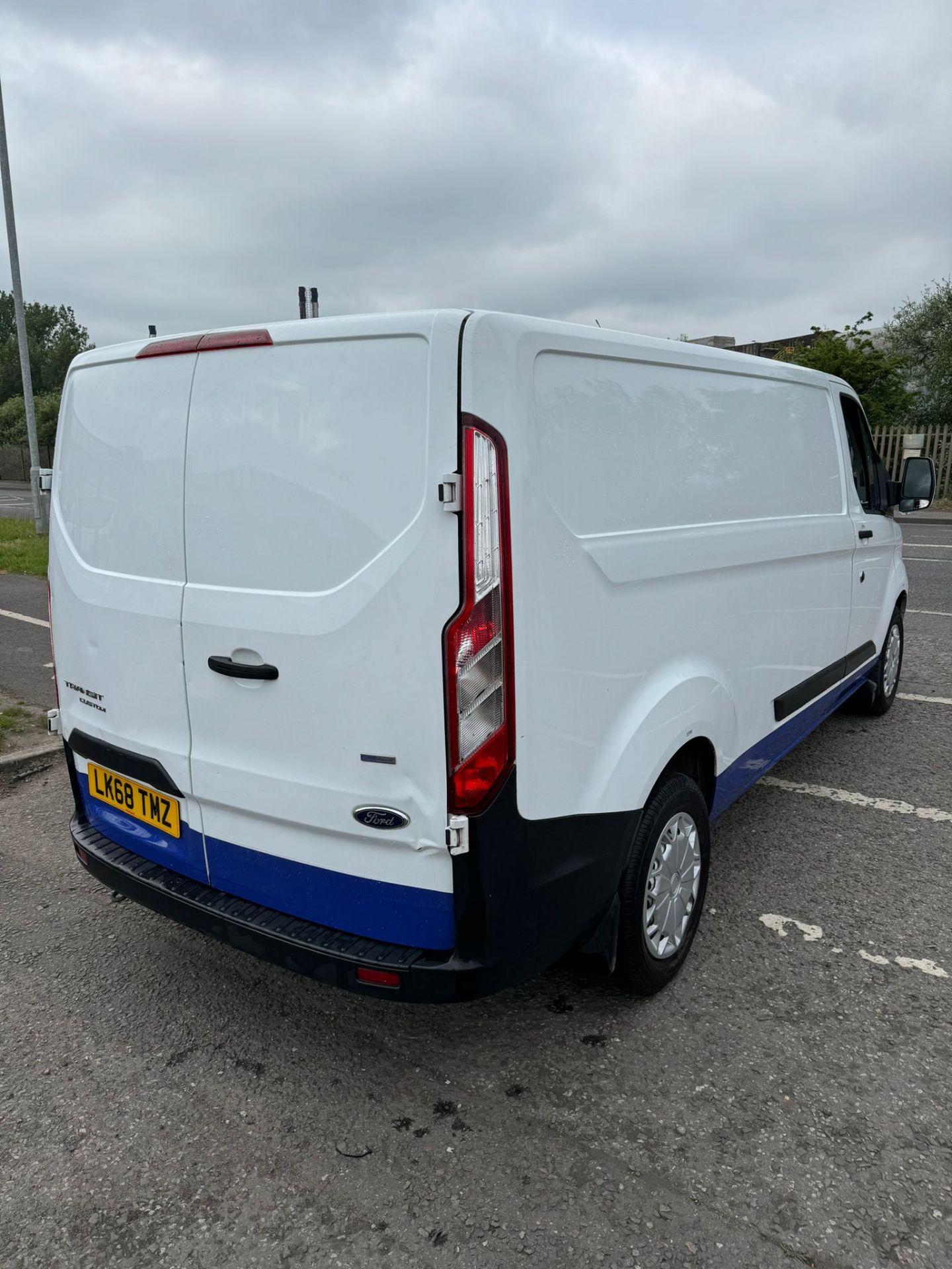 2019 68 FORD TRANSIT CUSTOM LWB PANEL VAN - 84K MILES - AIR CON - PLY LINED - EURO 6 - Image 6 of 11