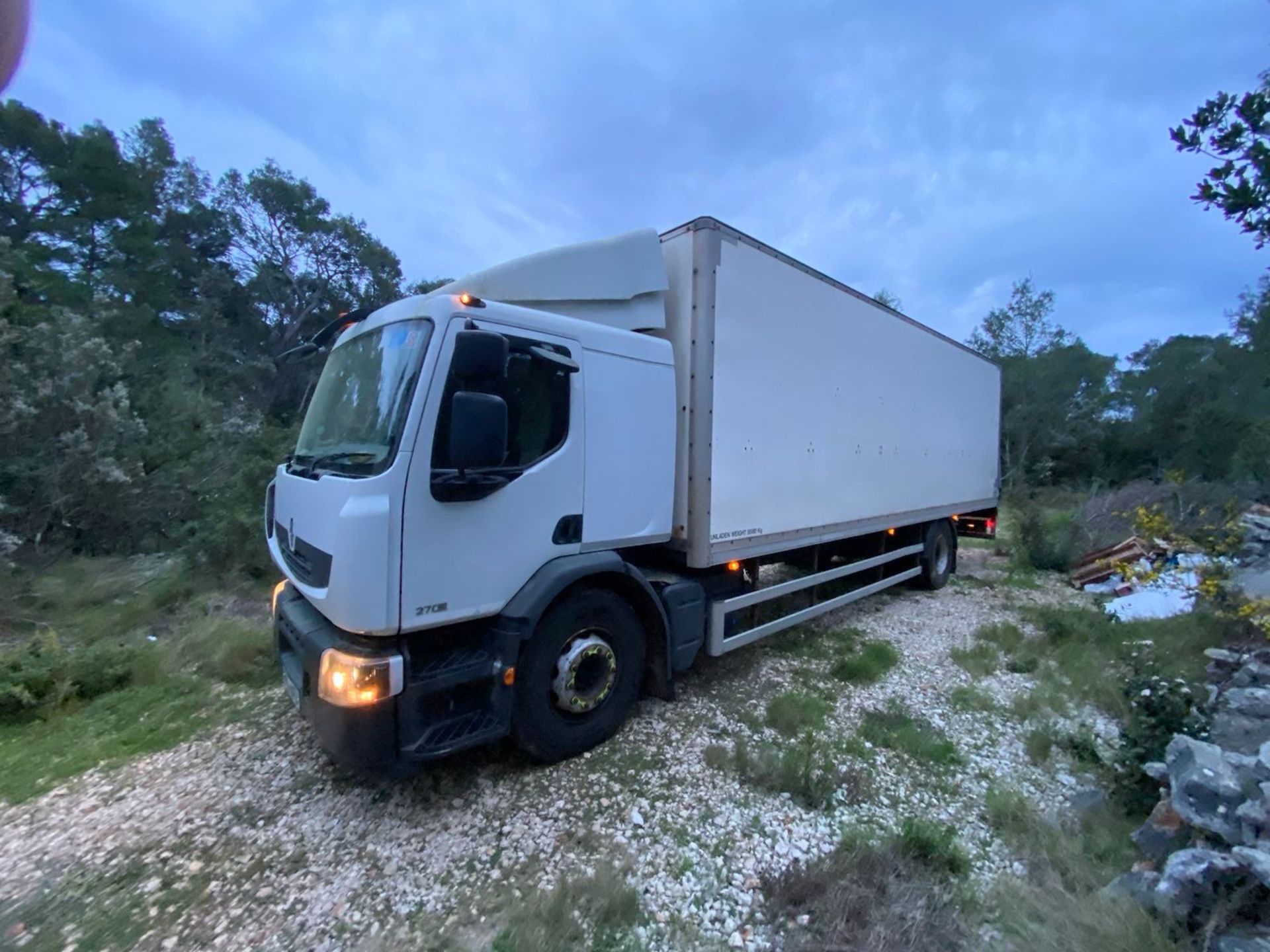 *NO RESERVE* 2013 RENAULT 18 TONNE TRUCK RIGID / BOX HGV