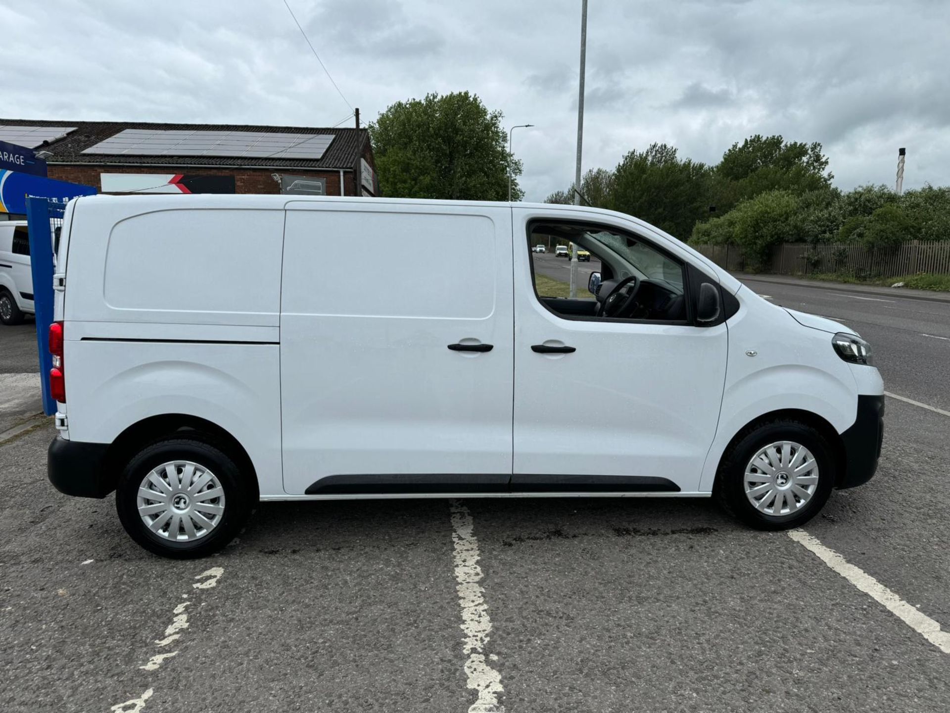 2022 72 VAUXHALL VIVARO DYNAMIC PANEL VAN - 20K MILES - EURO 6 - AIR CON - 6 SPEED  - Image 7 of 11