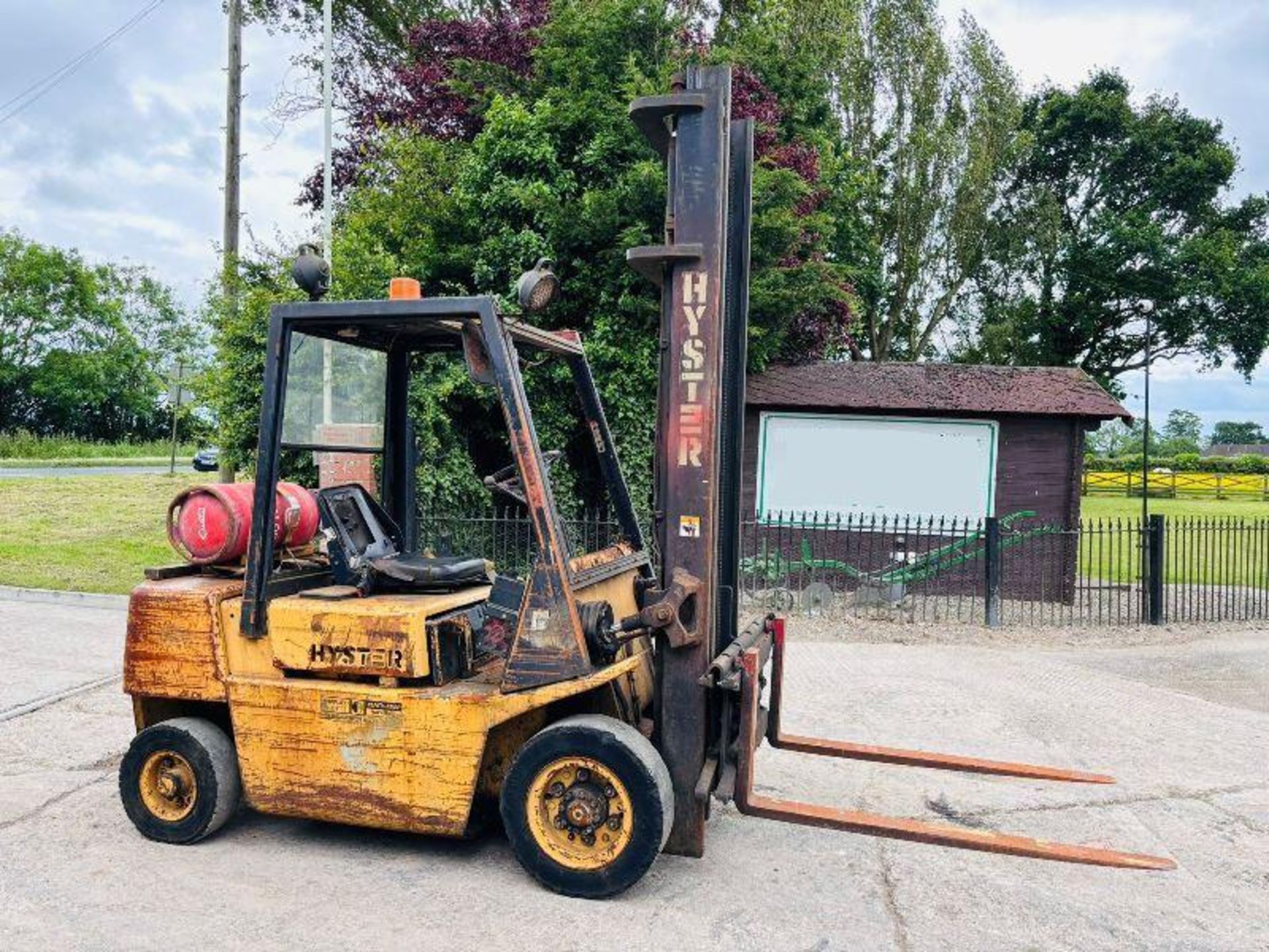 HYSTER H2.50XL FORKLIFT C/W SIDE SHIFT - Image 10 of 15