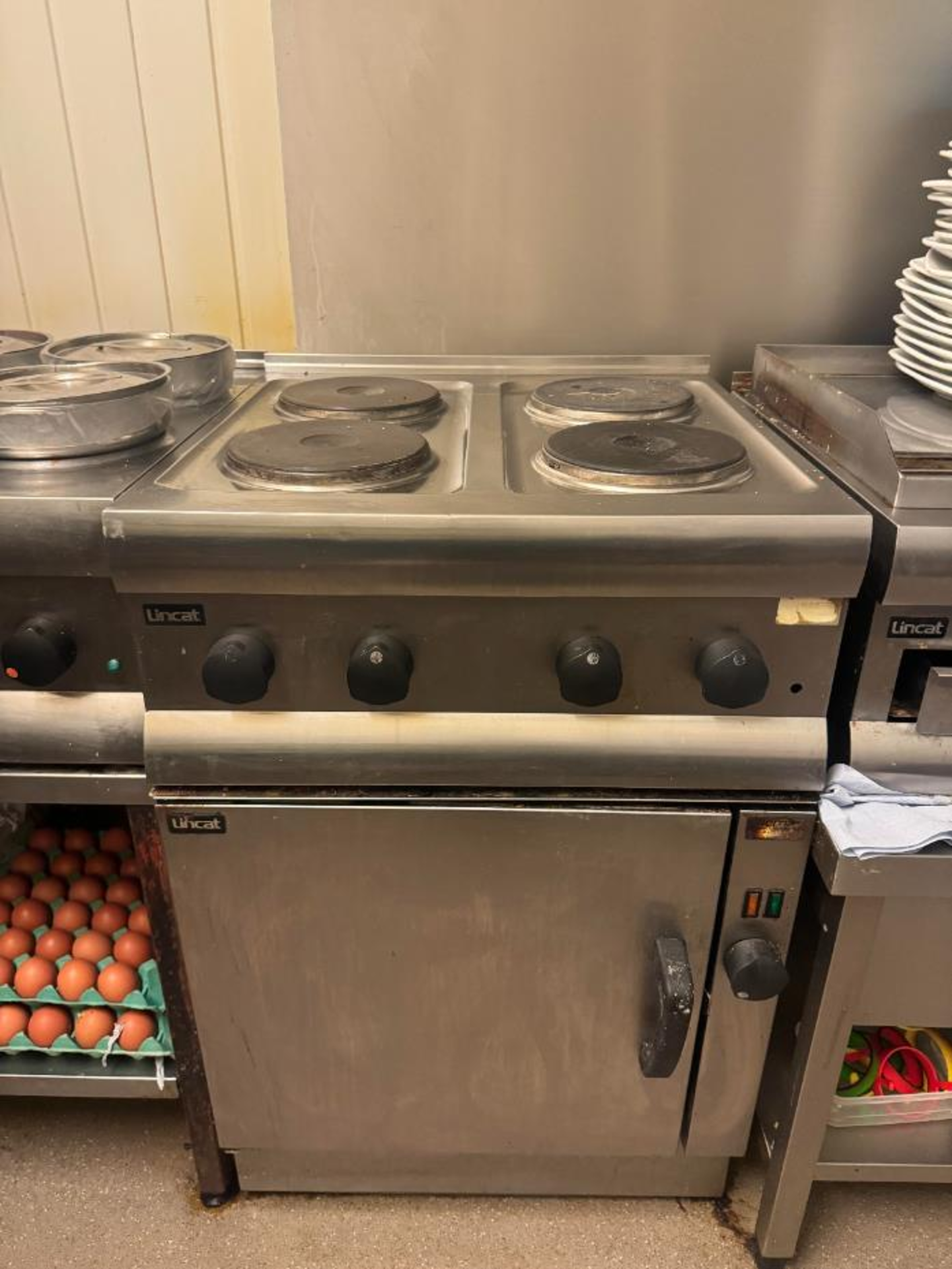 LINCAT ELECTRIC OVEN AND 4RING ELECTRIC HOB - GOOD WORKING ORDER 