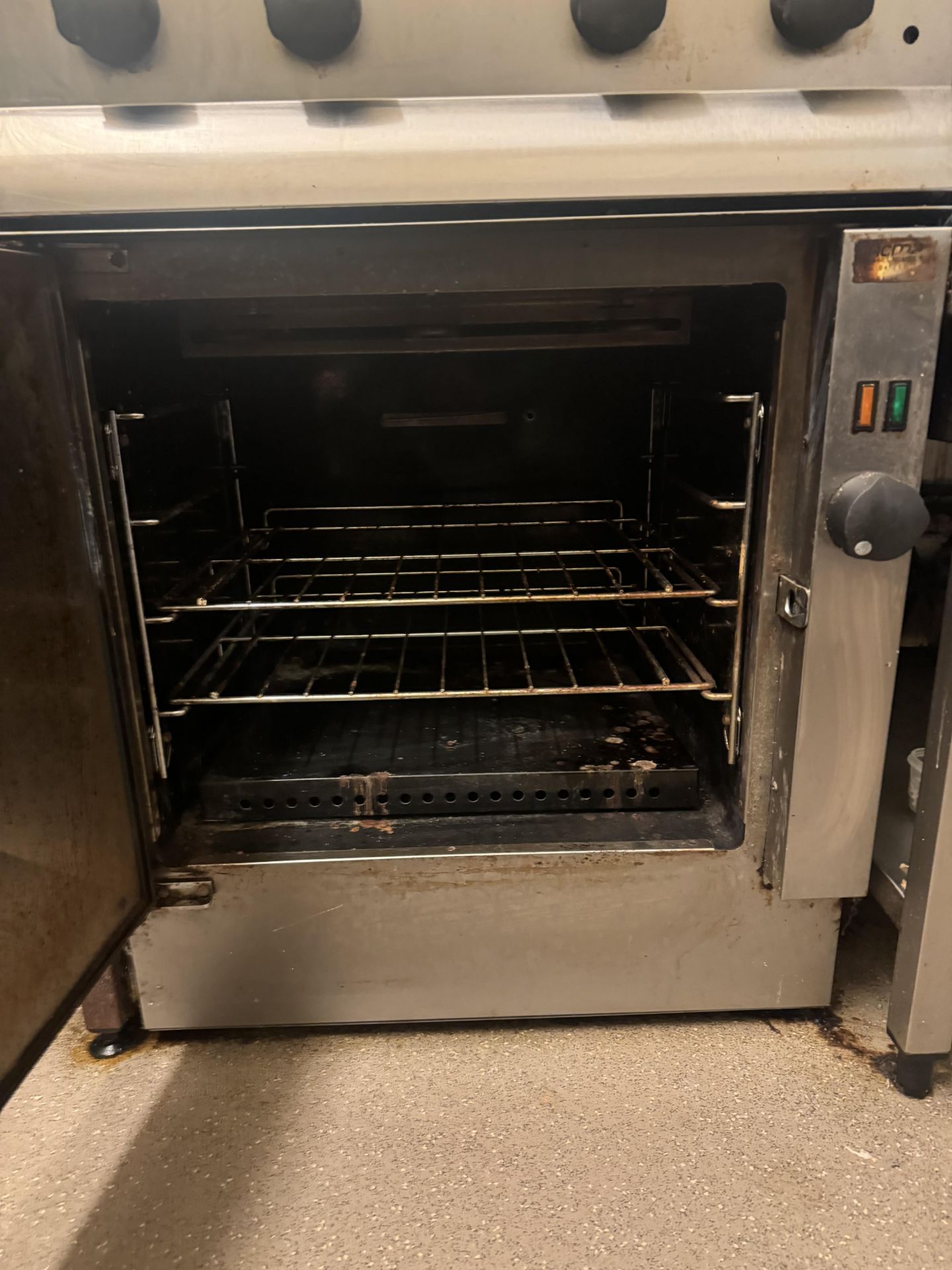 LINCAT ELECTRIC OVEN AND 4RING ELECTRIC HOB - GOOD WORKING ORDER  - Image 2 of 2