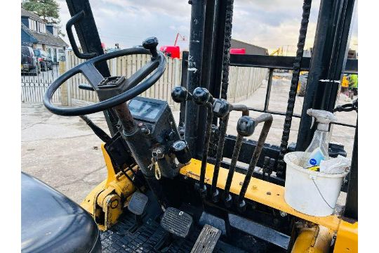 CATERPILLAR DP50 DIESEL FORKLIFT C/W PALLET TINES - Image 9 of 15