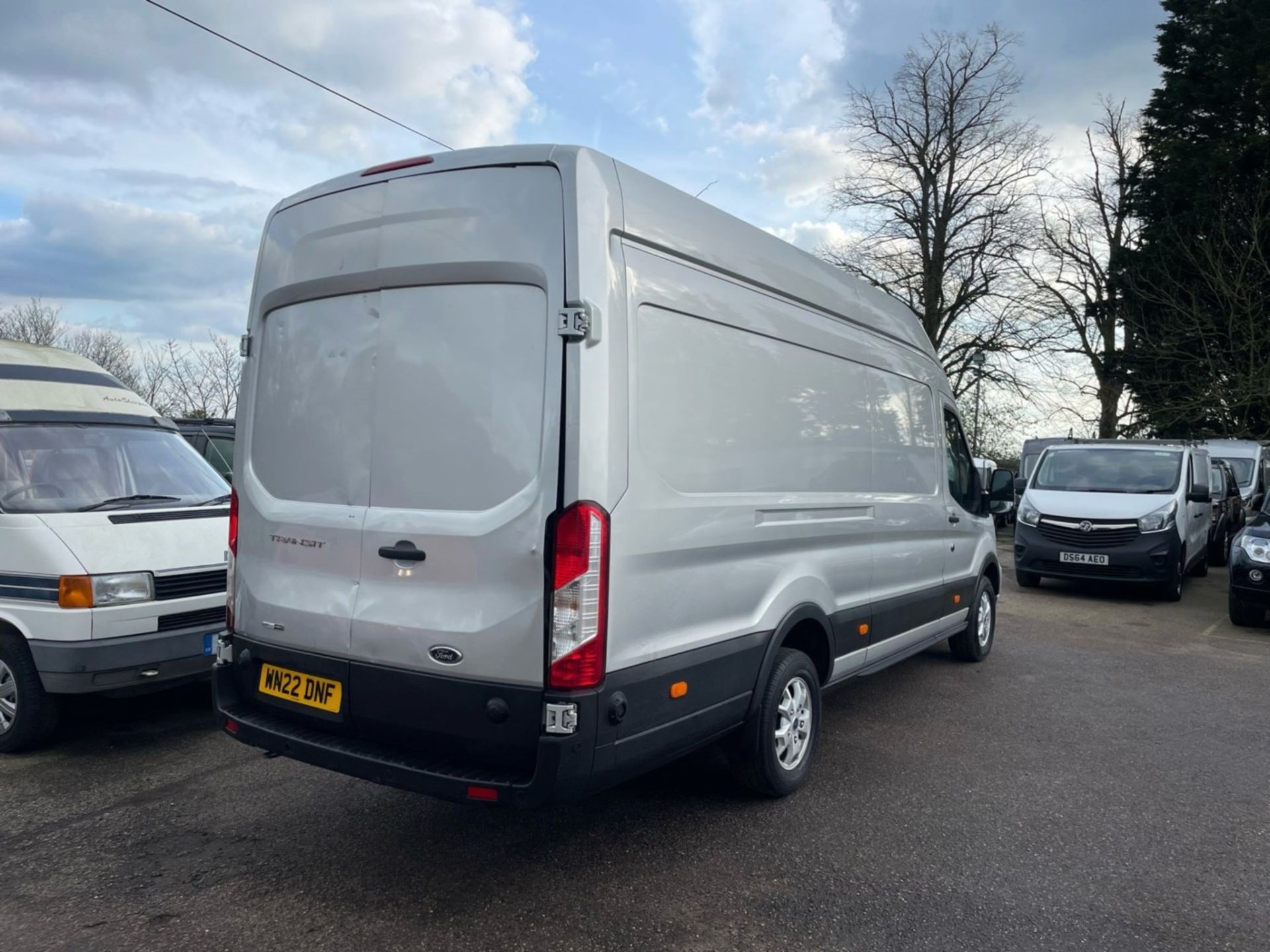 2022 (22) FORD TRANSIT 350 2.0 ECOBLUE HYBRID 130PS L4 H3 LIMITED VAN JUMBO ULEZ - Image 4 of 17