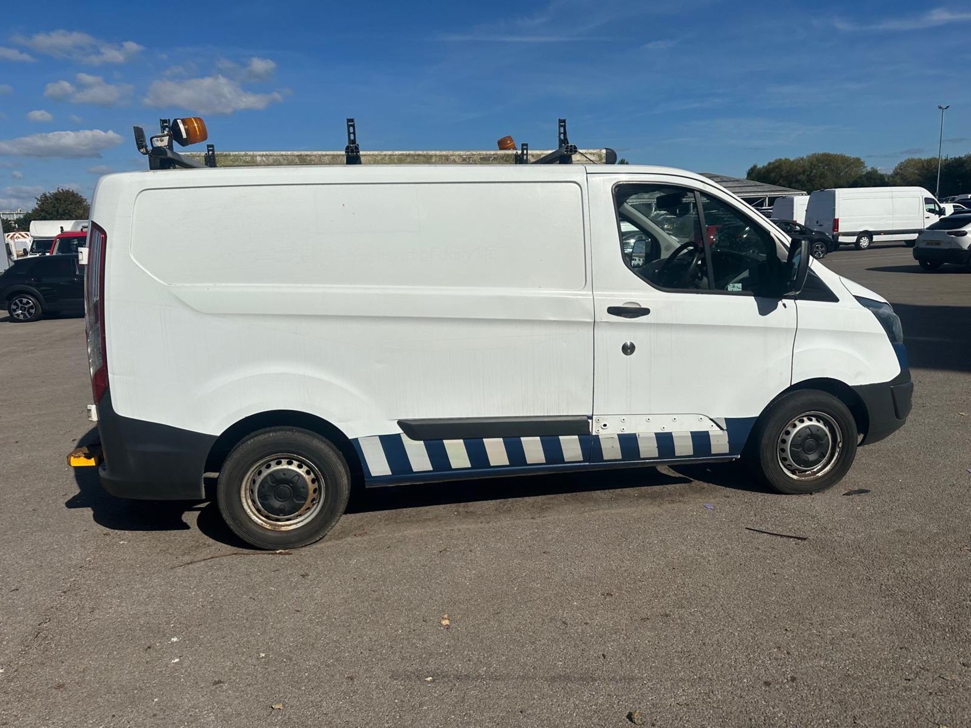 2015 65 FORD TRANSIT CUSTOM PANEL VAN - 156K MILES - AIR CON - STARTS AND DRIVES - Image 2 of 9