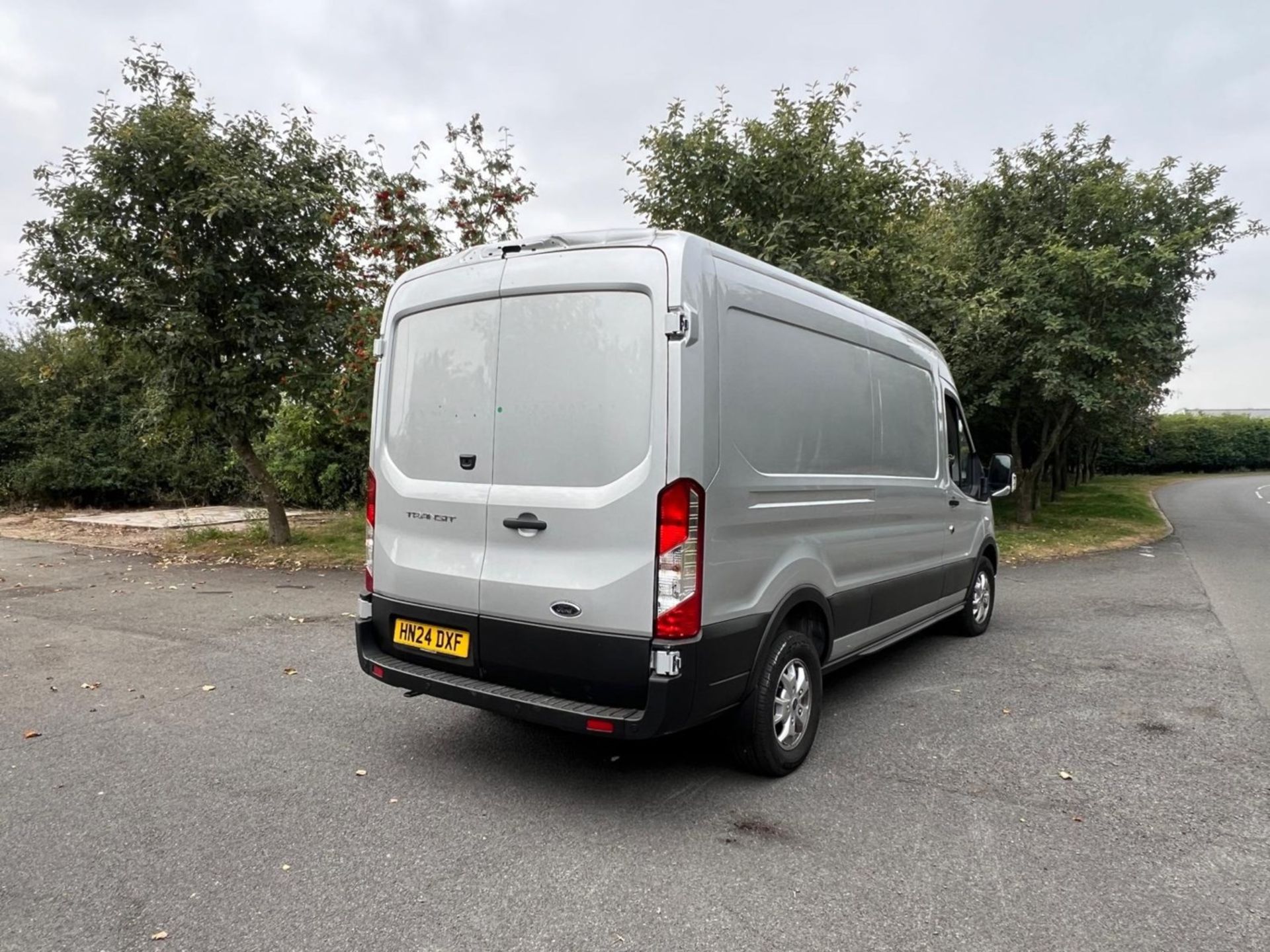 2024 (24) FORD TRANSIT 350 2.0 ECOBLUE 170PS H2 LIMITED PANEL VAN - ONLY 1,000 MILES - CATEGORY S - Image 10 of 11