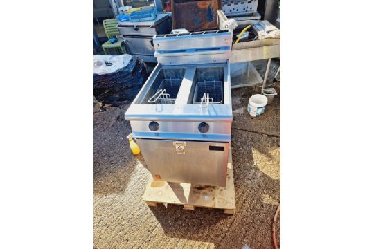 FALCON TWIN TANK DOUBLE BASKET GAS FRYER - 4 AVAILABLE  - Image 2 of 3