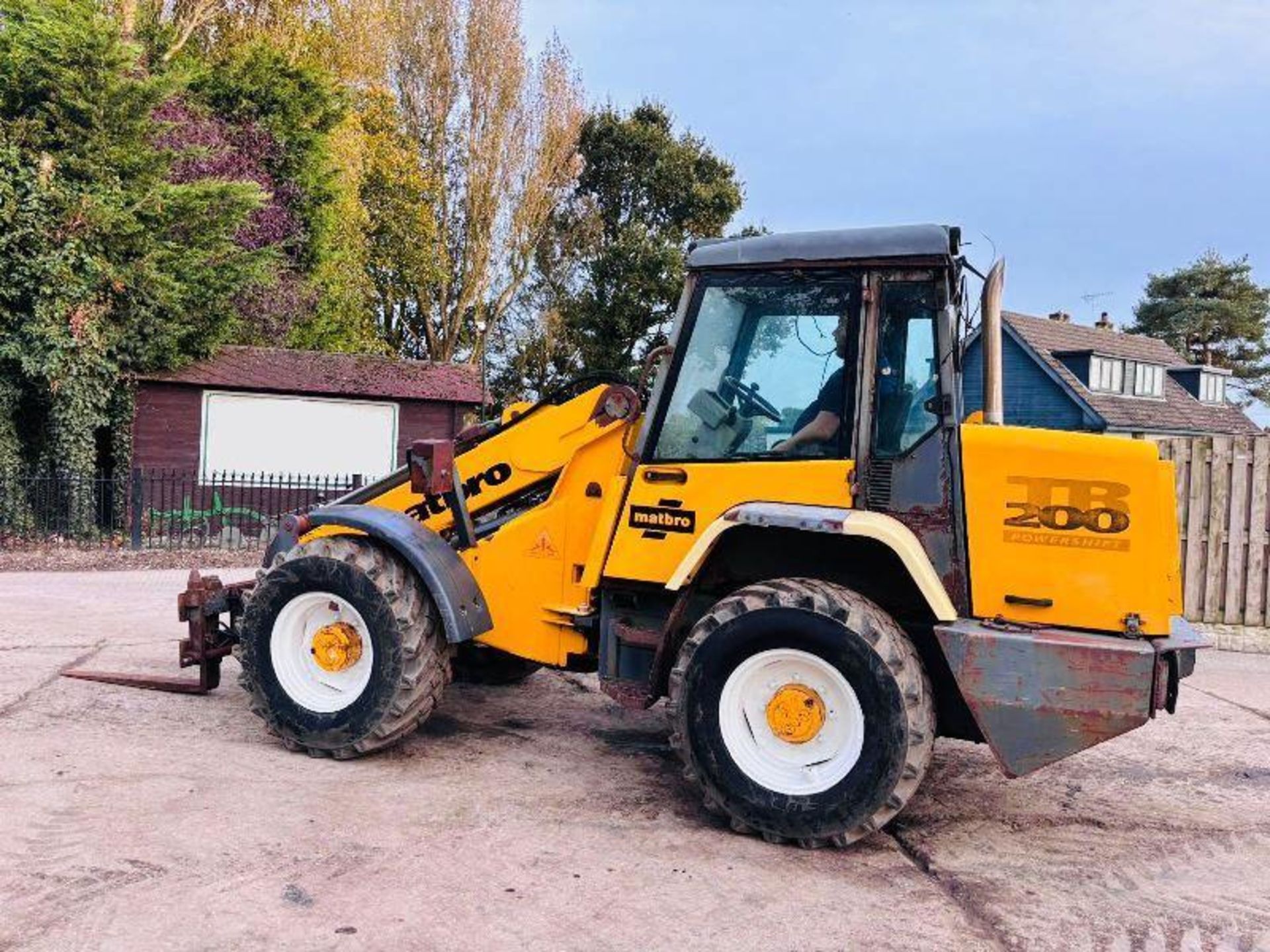 MATBRO TR200 4WD TELEHANDLER C/W PIN AND CONE HEAD STOCK & PALLET TINES - Image 5 of 16