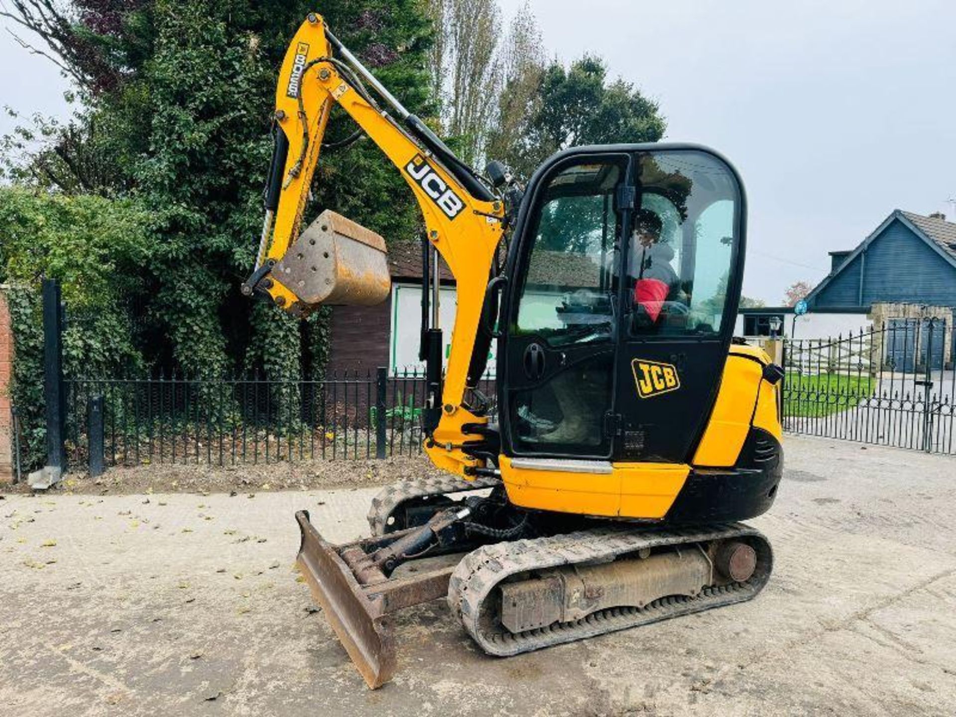 JCB 8026 TRACKED EXCAVATOR *YEAR 2017, ONLY 3094 HOURS* C/W QUICK HITCH - Image 6 of 15