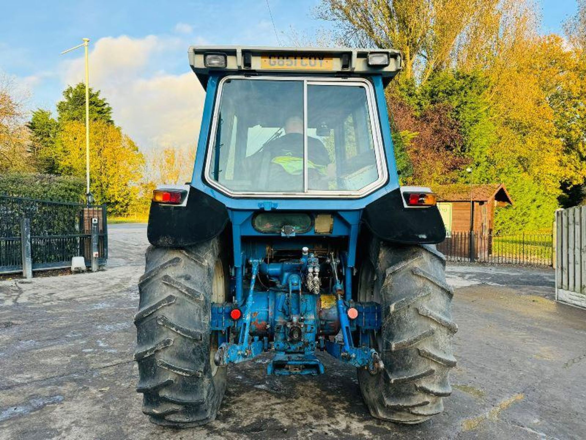 FORD 7710 SUPER Q SERIES 2 TRACTOR *ONLY 5219 HOURS, ROAD REGISTERED* - Image 2 of 4