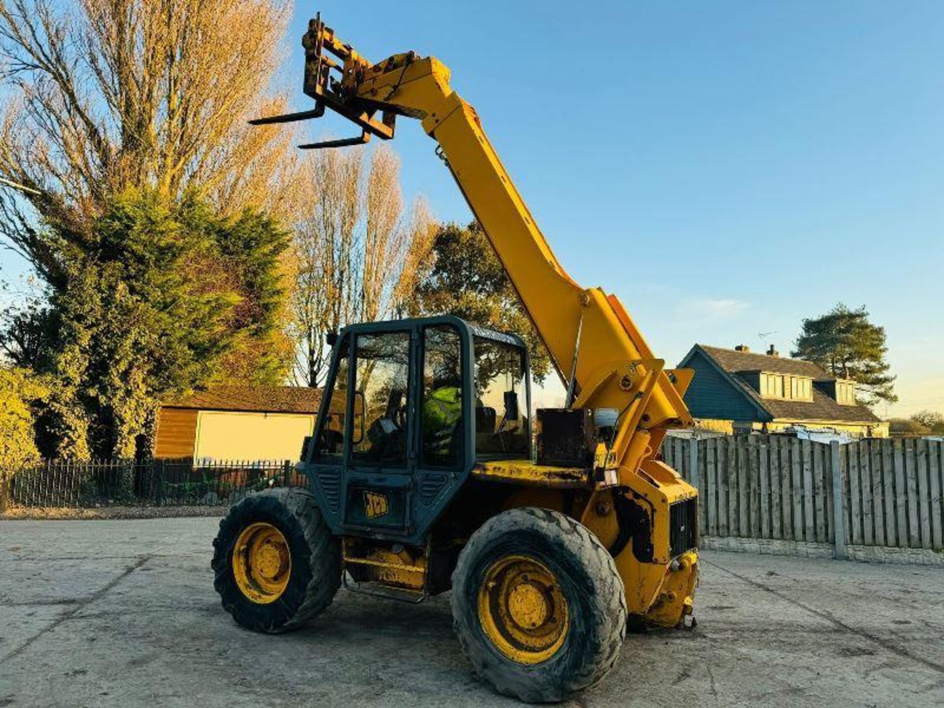 JCB 527-67 4WD TELEHANDLER *AG-SPEC* C/W PICK UP HITCH - Image 2 of 20