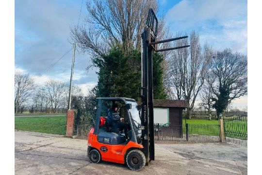 TOYOTA 18 FORKLIFT C/W PALLET TINES - Image 10 of 16