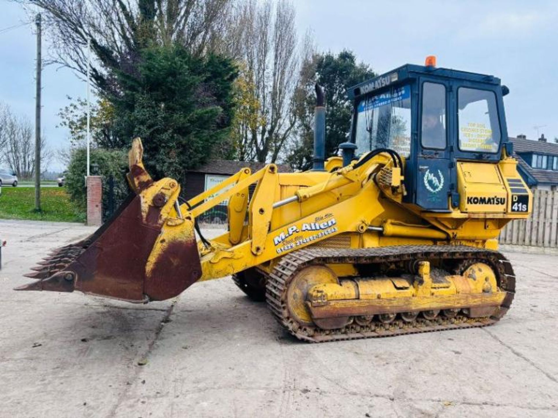 KOMATSU D41S-3 TRACKED DROTT C/W THREE IN ONE BUCKET - Image 2 of 20