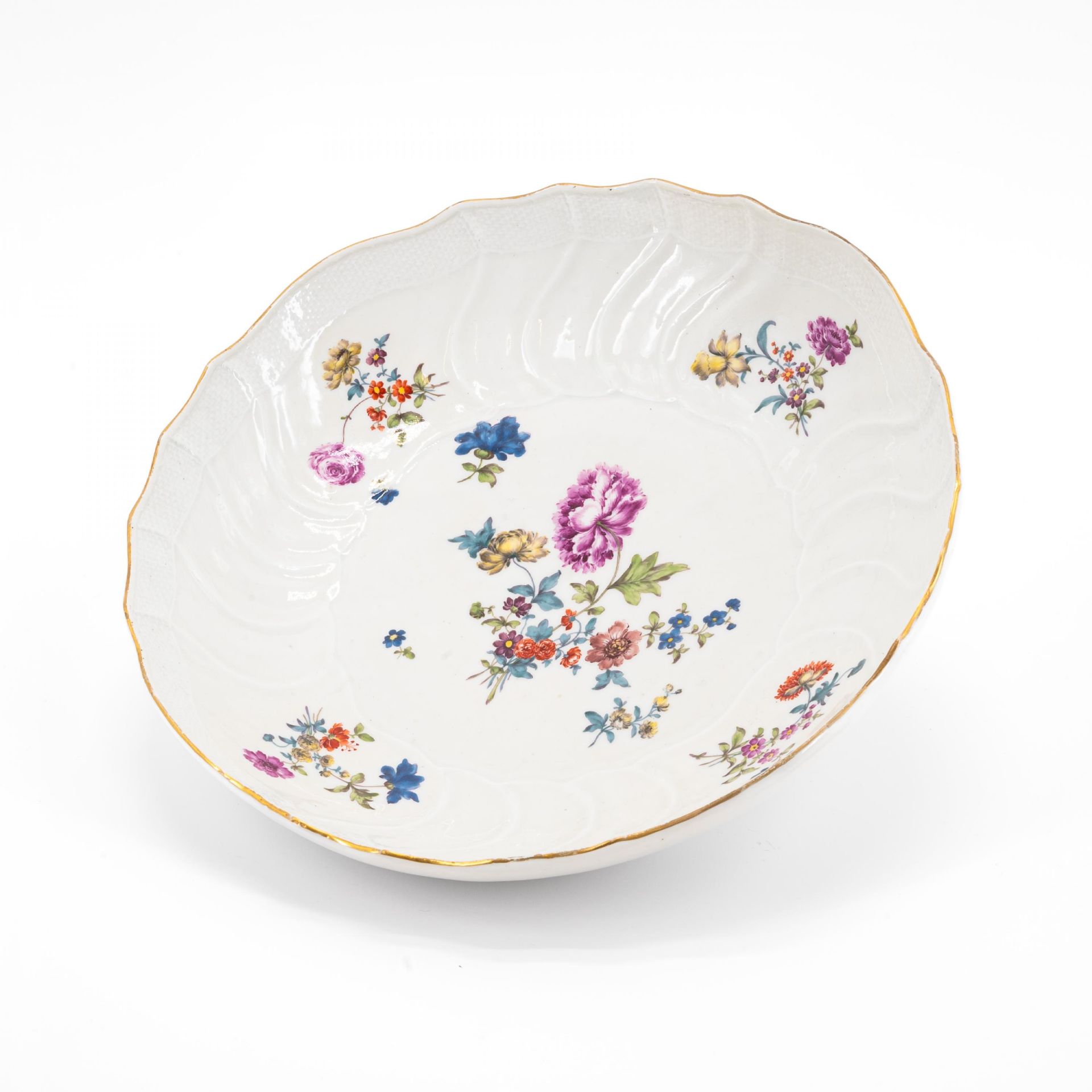 Meissen: Runde Schale mit Blumendekor