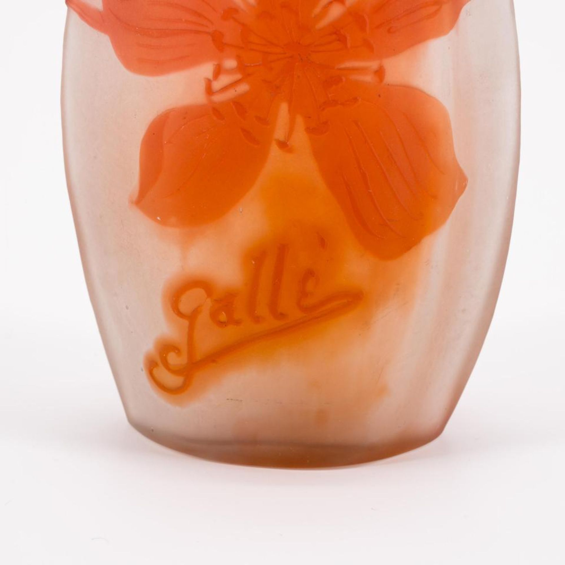 Emile Gallé: Kleine Flaschenvase mit stilisierten Mohnblumen - Image 7 of 7