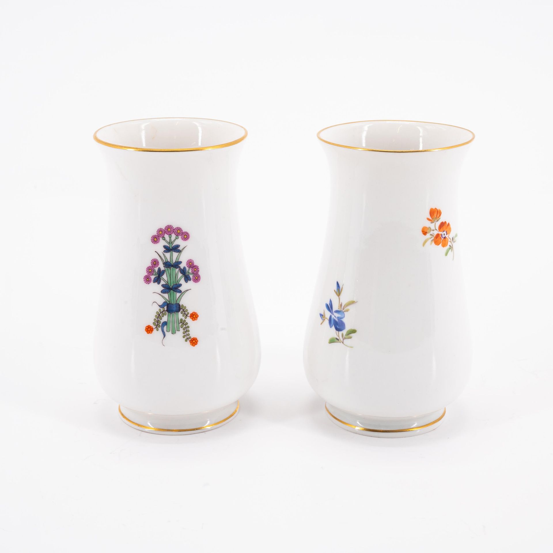 Meissen: Gruppe von 6 Vasen mit unterschiedlichen Dekoren - Image 11 of 13