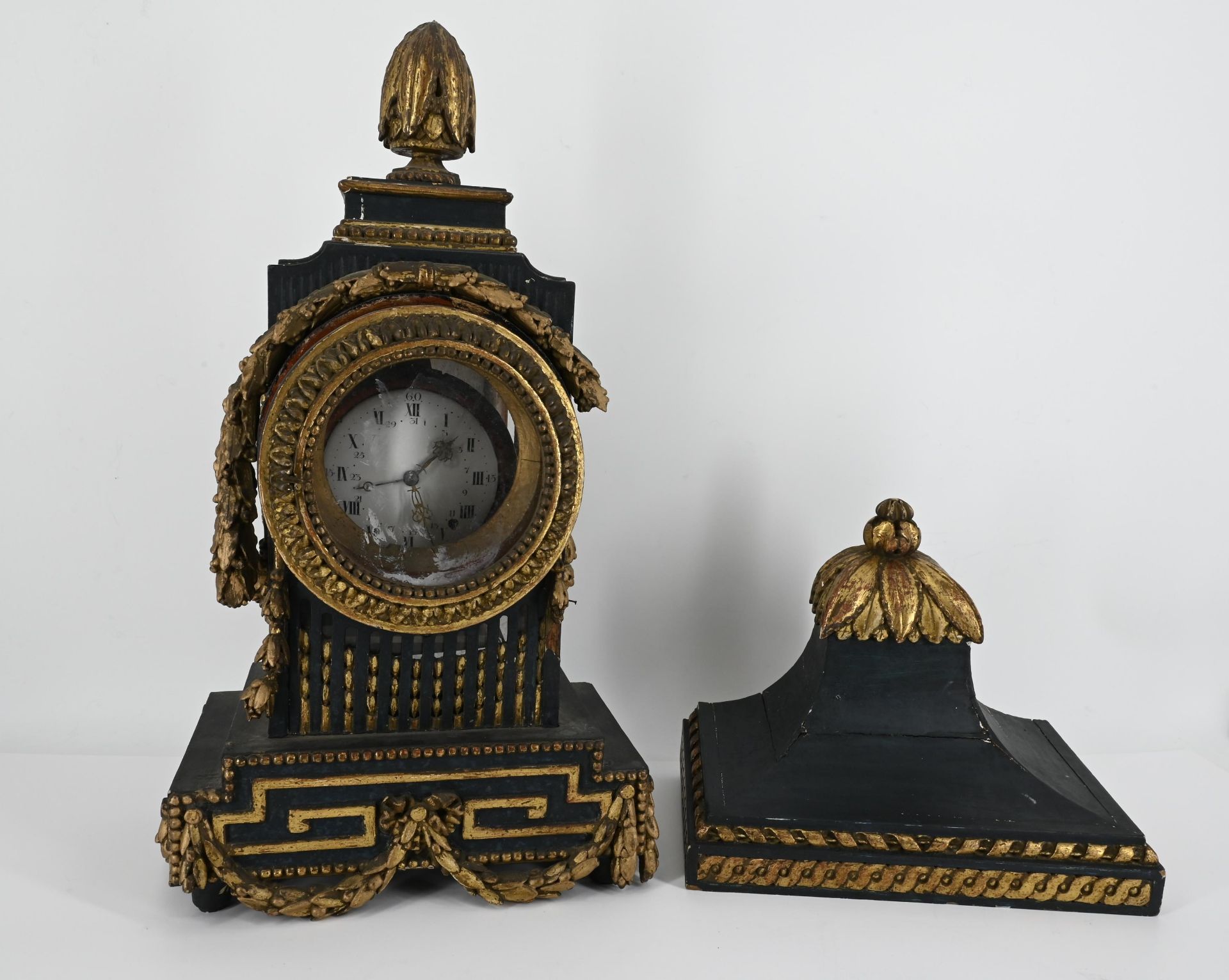 Wohl Wien: Pendulum clock on console