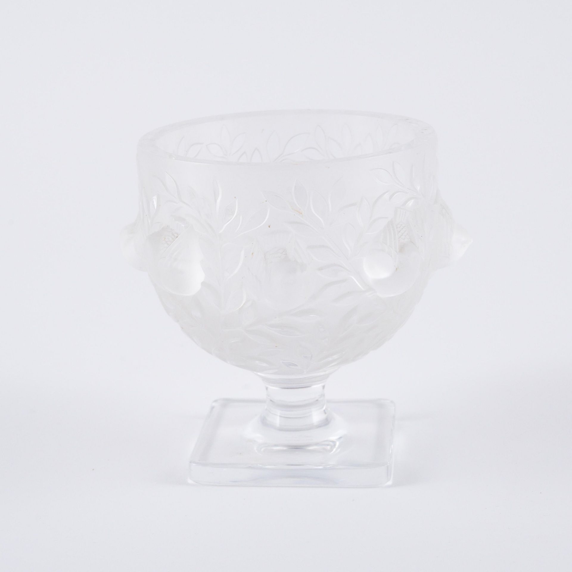 René Lalique: Zwei kleine Vasen, eine Schale, Vase und Teller tlw. mit Vogeldekor - Bild 9 aus 13