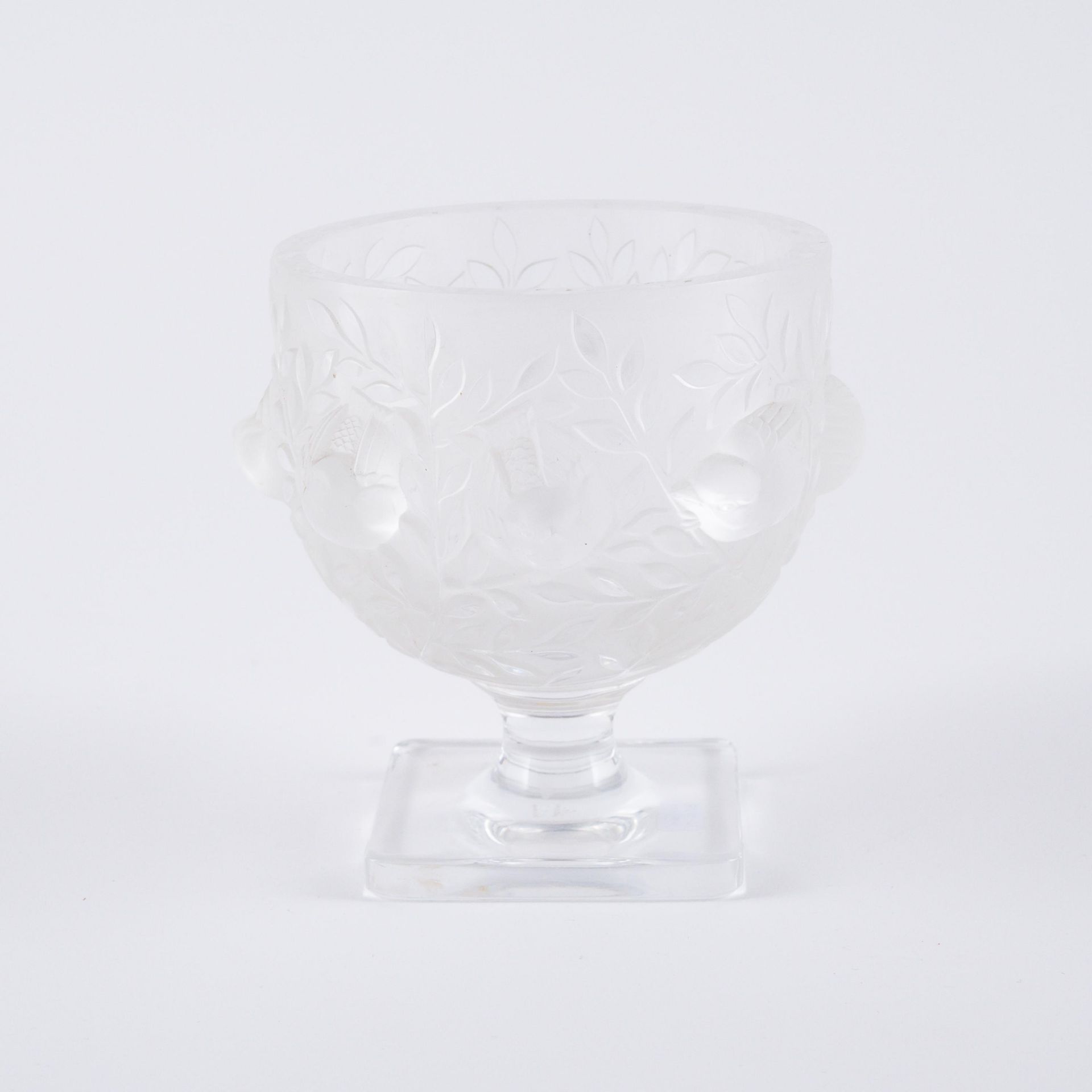 René Lalique: Zwei kleine Vasen, eine Schale, Vase und Teller tlw. mit Vogeldekor - Bild 10 aus 13