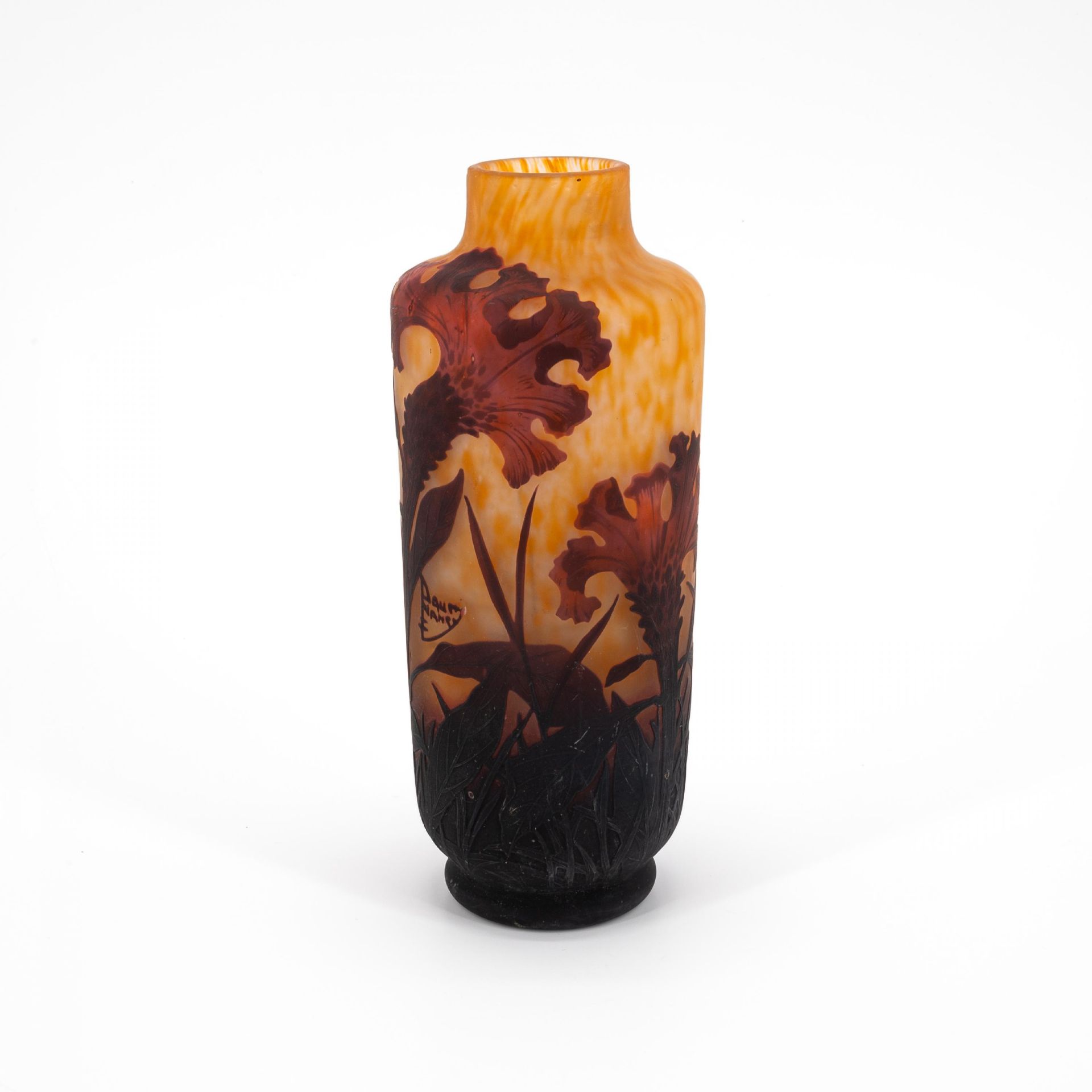 Daum Frères: Kleine zylindrische Vase mit exotischem Blumendekor