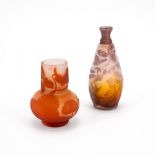 Emile Gallé: Zwei kleine Vasen mit Blattdekoren