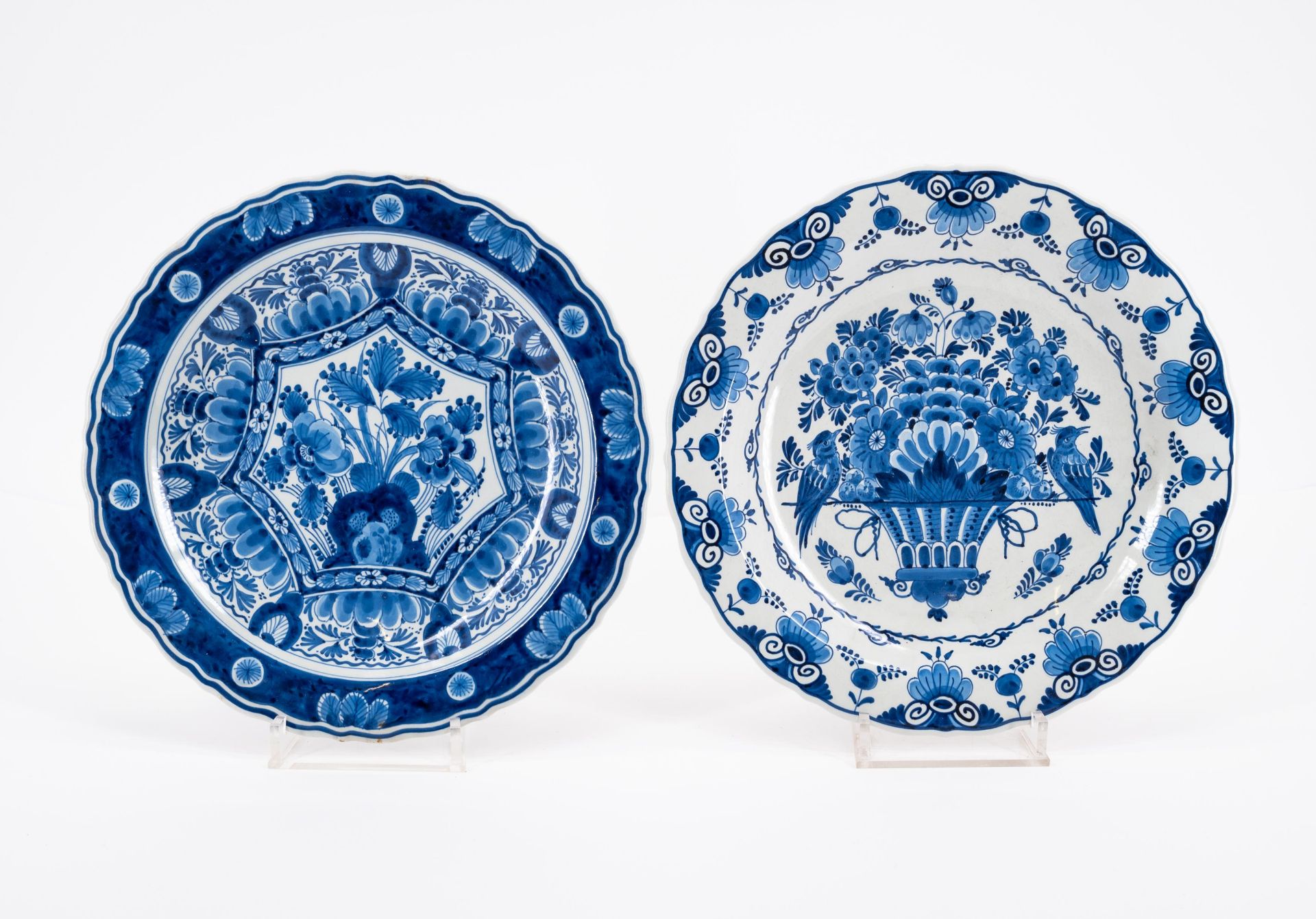 Frankreich und Delft: 4 Teller mit floralen Dekoren - Image 8 of 23