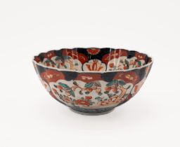 Japan: Bowl with flower décor