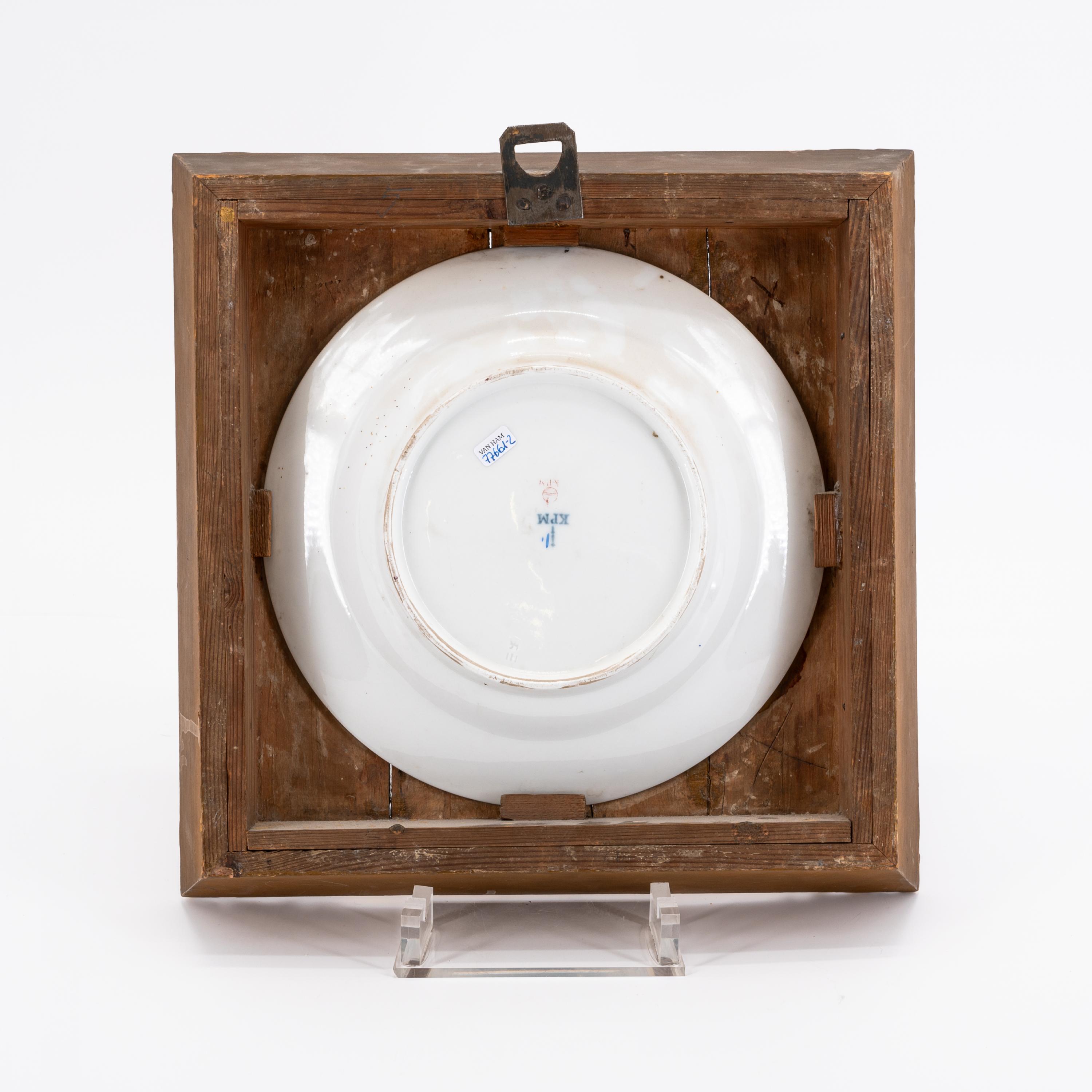 EXEPTIONAL SERIES OF TWELVE PORCELAIN PLATES WITH ROMANTIC VIEWS OF THE RHINE - Image 14 of 26