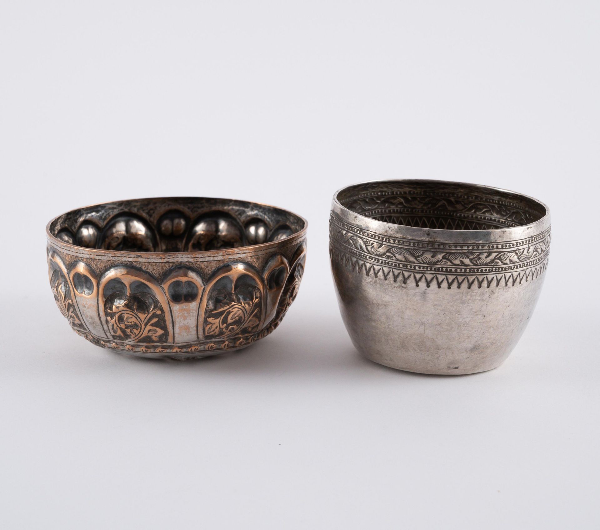 ENSEMBLE OF SIX SILVER BOWLS AND TWO BOXES - Image 9 of 22