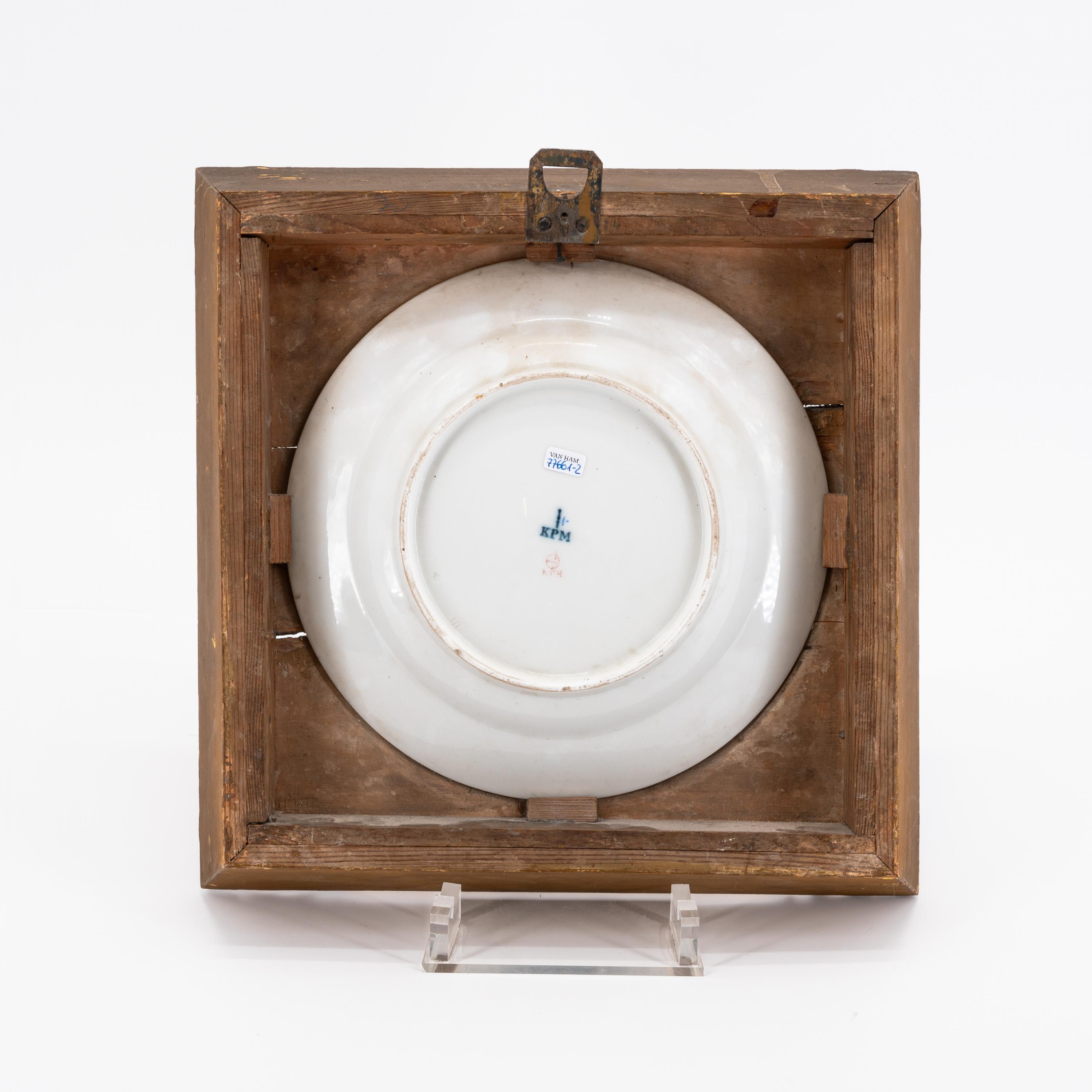 EXEPTIONAL SERIES OF TWELVE PORCELAIN PLATES WITH ROMANTIC VIEWS OF THE RHINE - Image 6 of 26