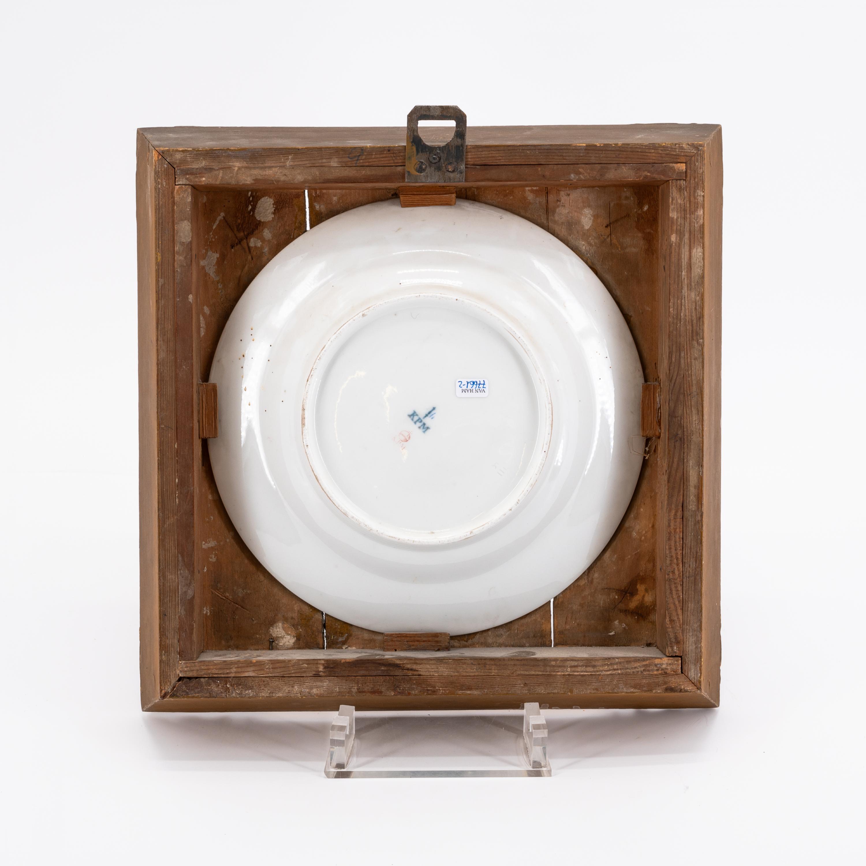 EXEPTIONAL SERIES OF TWELVE PORCELAIN PLATES WITH ROMANTIC VIEWS OF THE RHINE - Image 24 of 26