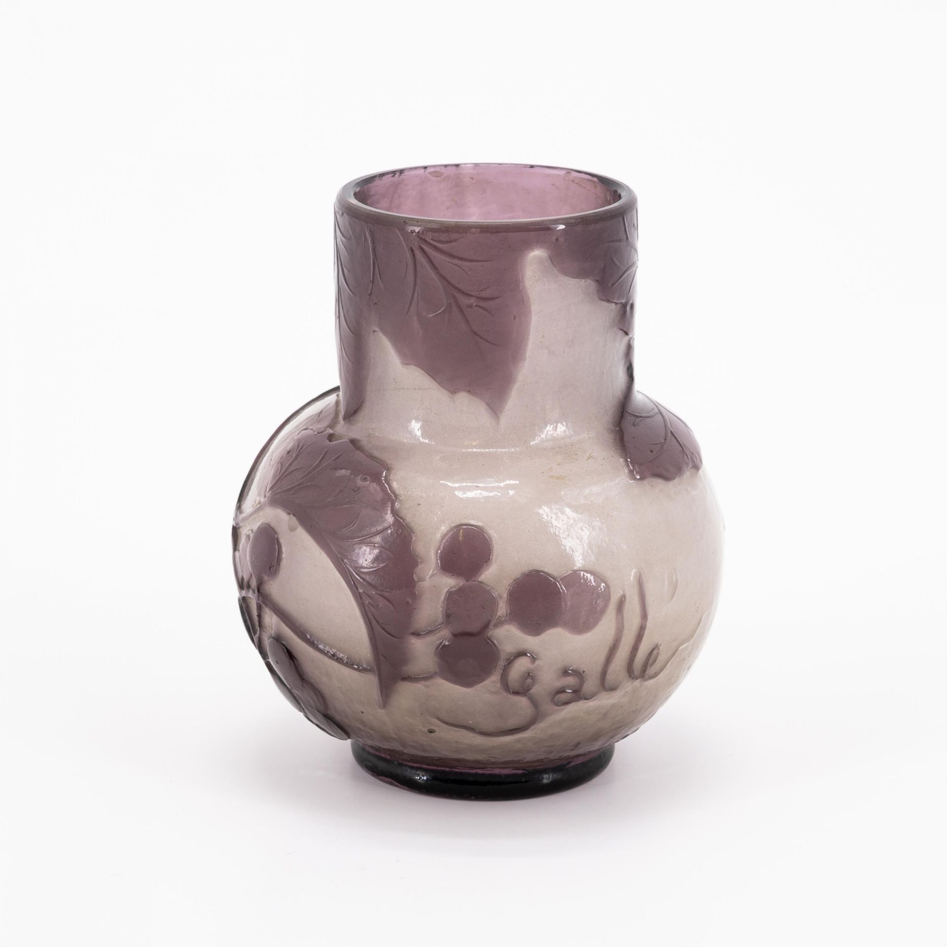 MINIATURE GLASS VASE WITH VINE LEAVES - Image 2 of 6