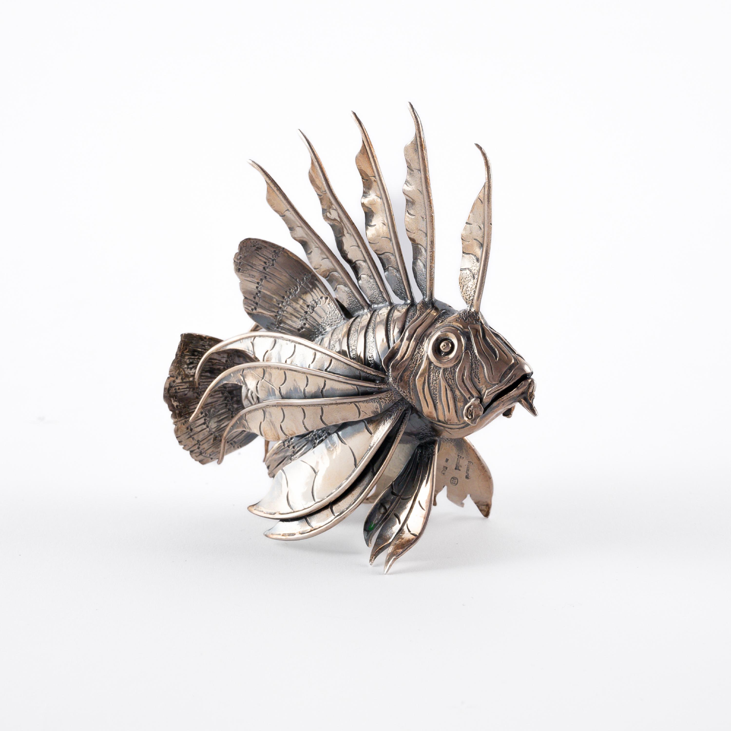 MAGNIFICENT SILVER PLATTER WITH MUSSELS & A LIONSFISH - Image 2 of 10