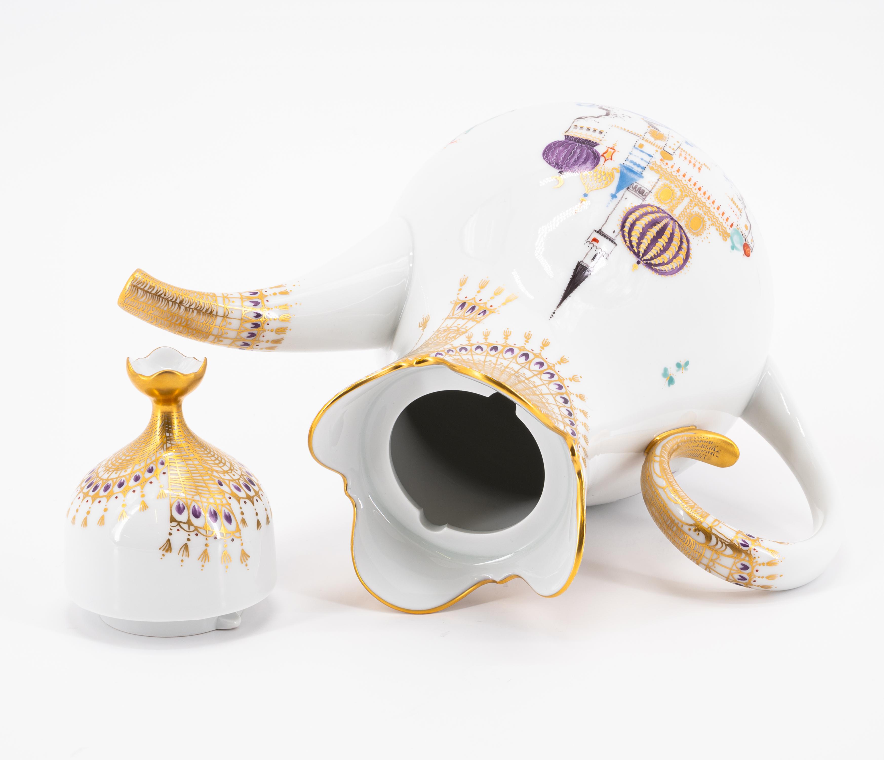 LARGE PORCELAIN COFFEE SERVICE WITH '1001 NIGHTS' DECOR FOR 12 PEOPLE - Image 5 of 19