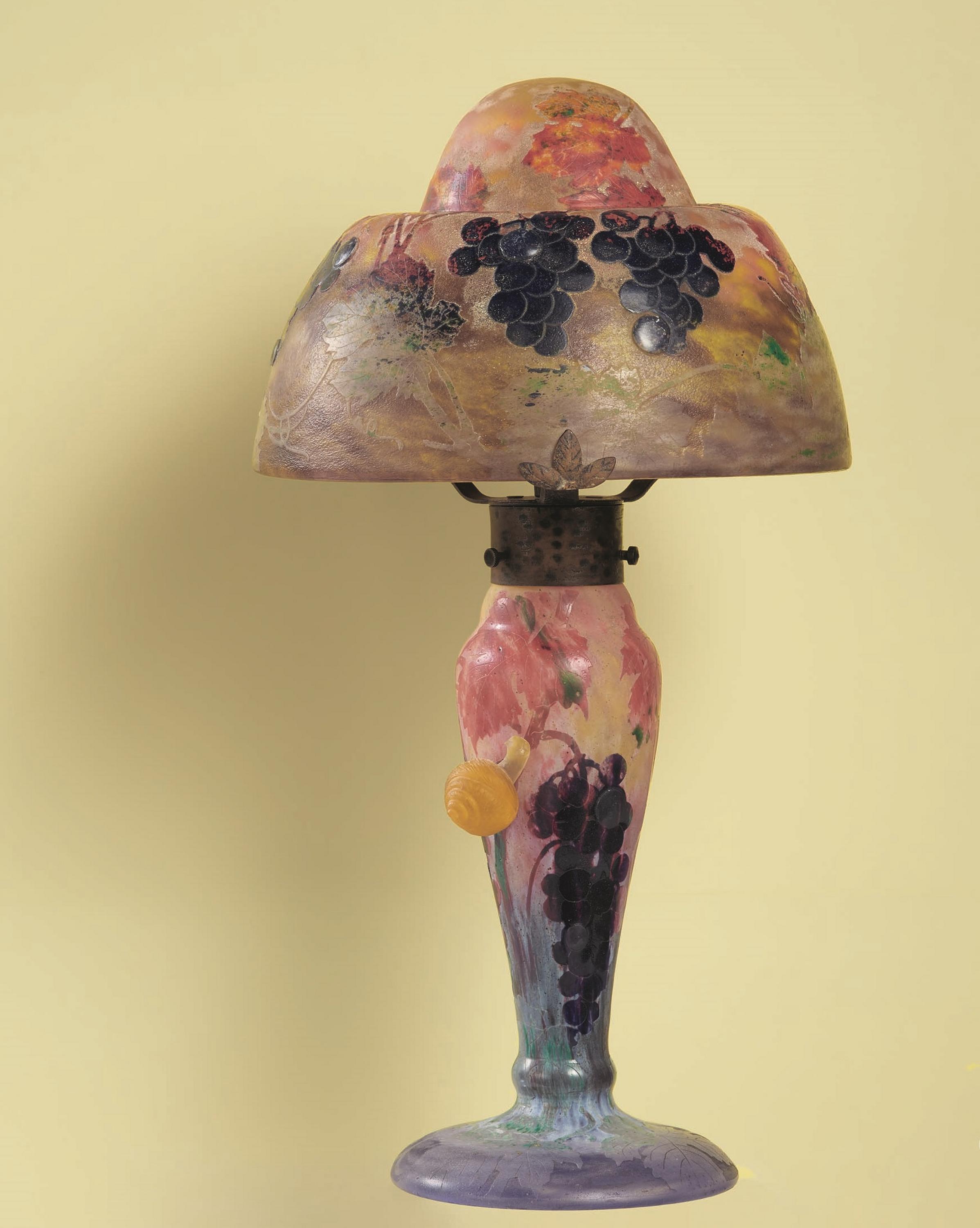 RARE GLASS TABLE LAMP 'VIGNE ET ESCARGOTS' WITH A SNAIL - Image 9 of 10