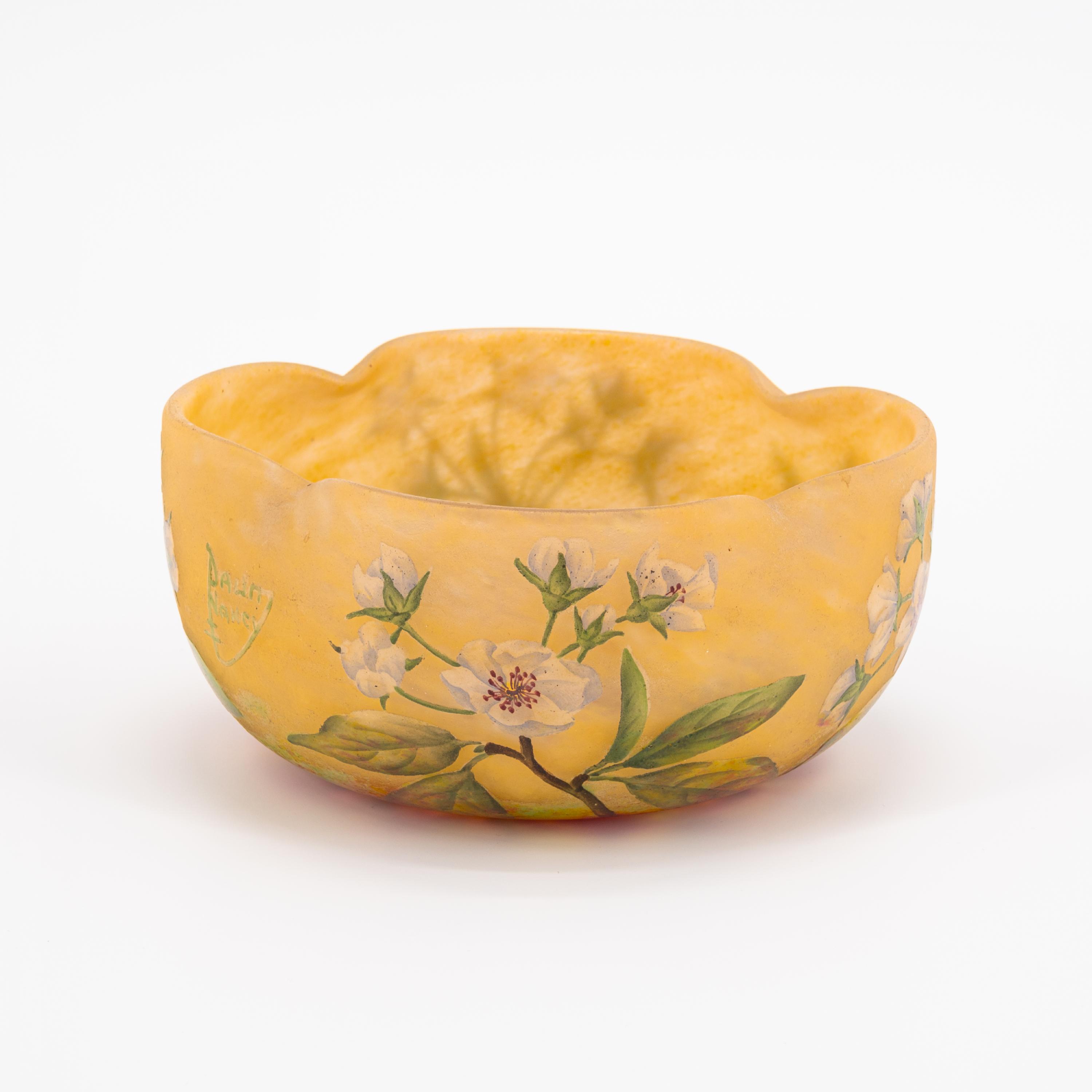 SMALL SCALLOPED GLASS BOWL WITH CHERRY BLOSSOM BRANCHES - Image 4 of 6