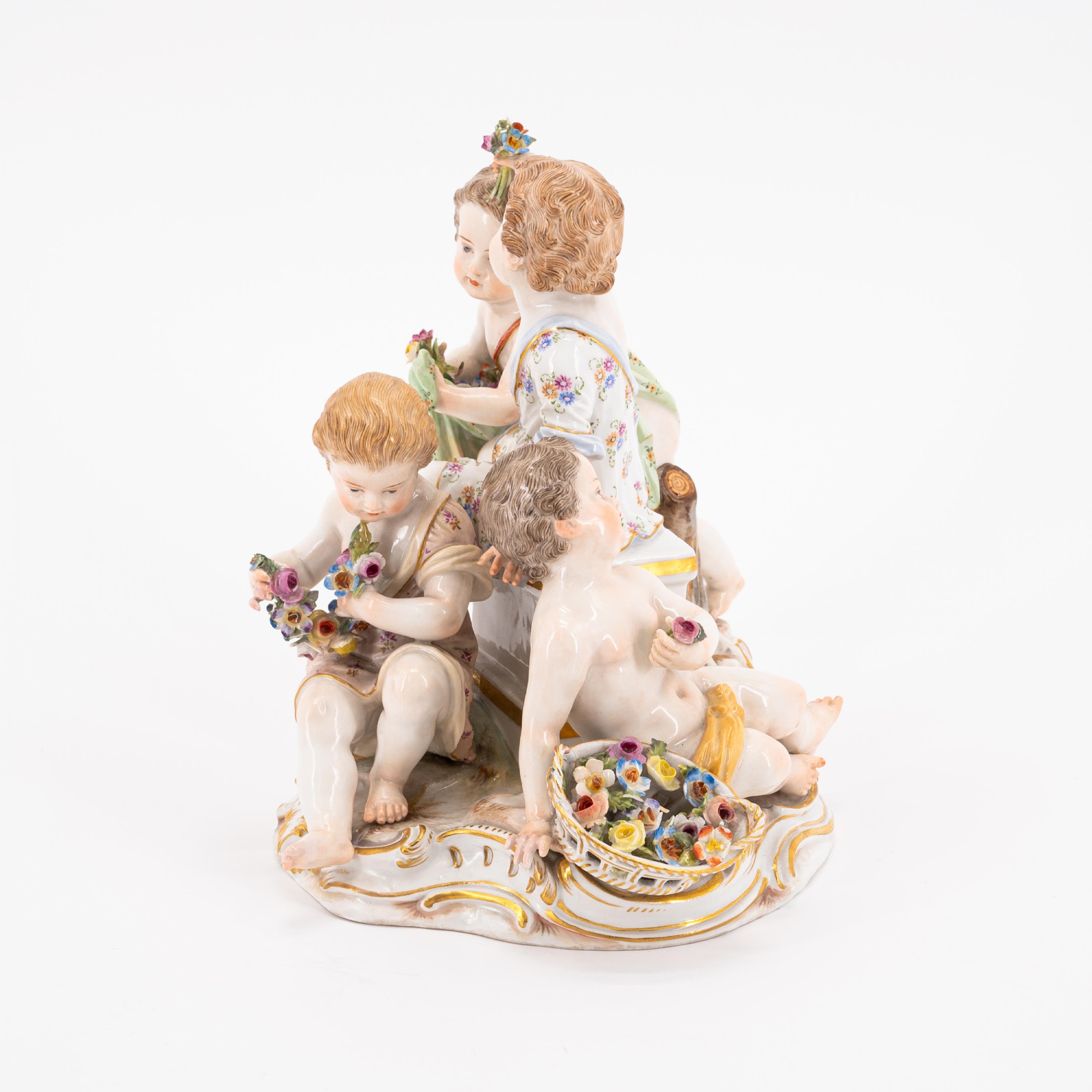 PORCELAIN ENSEMBLE WITH CUPIDS AS ALLEGORY OF THE SPRING - Image 2 of 5
