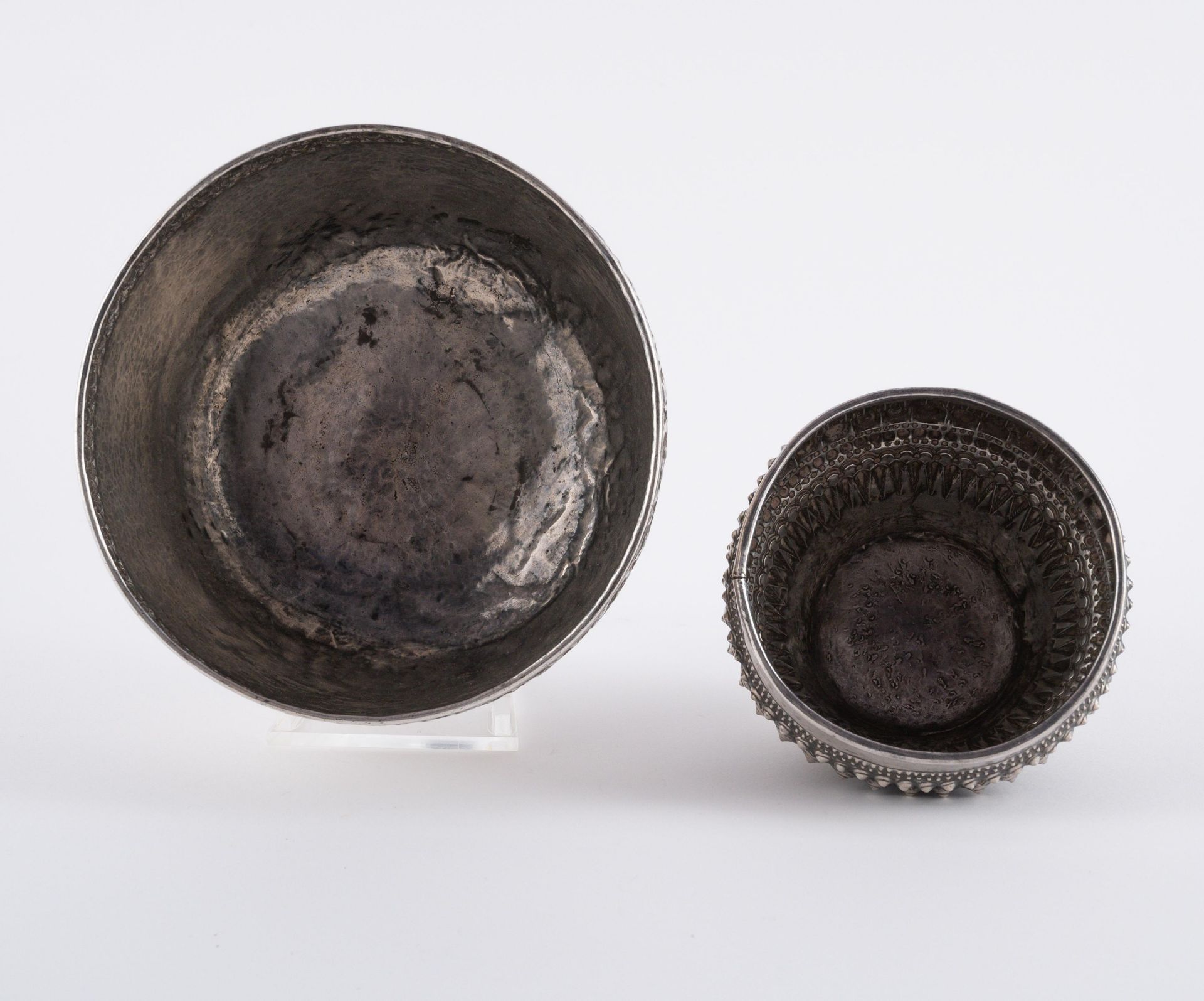 ENSEMBLE OF SIX SILVER BOWLS AND TWO BOXES - Image 5 of 22