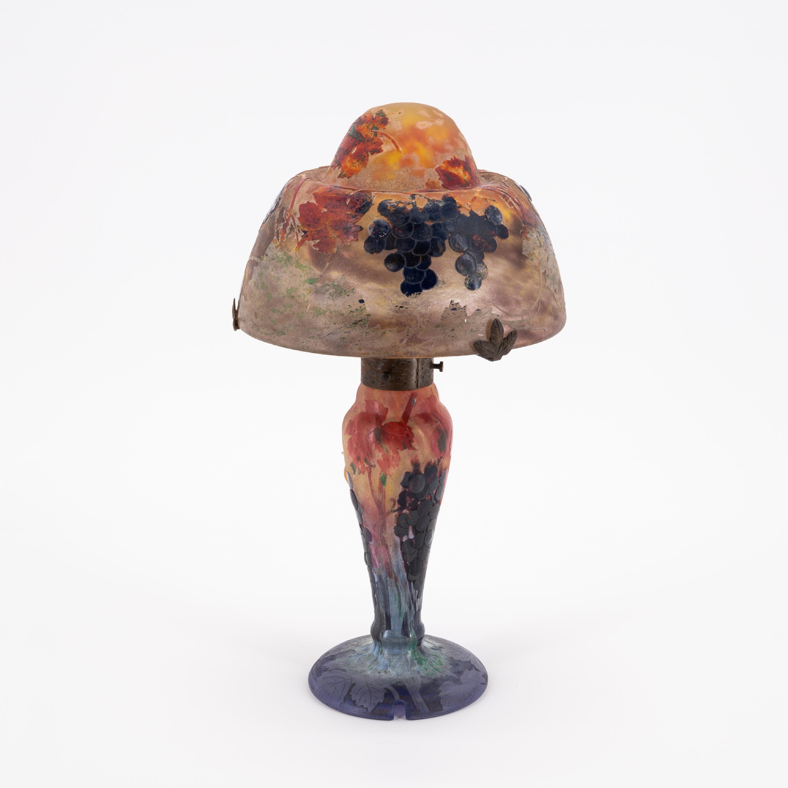 RARE GLASS TABLE LAMP 'VIGNE ET ESCARGOTS' WITH A SNAIL - Image 3 of 10