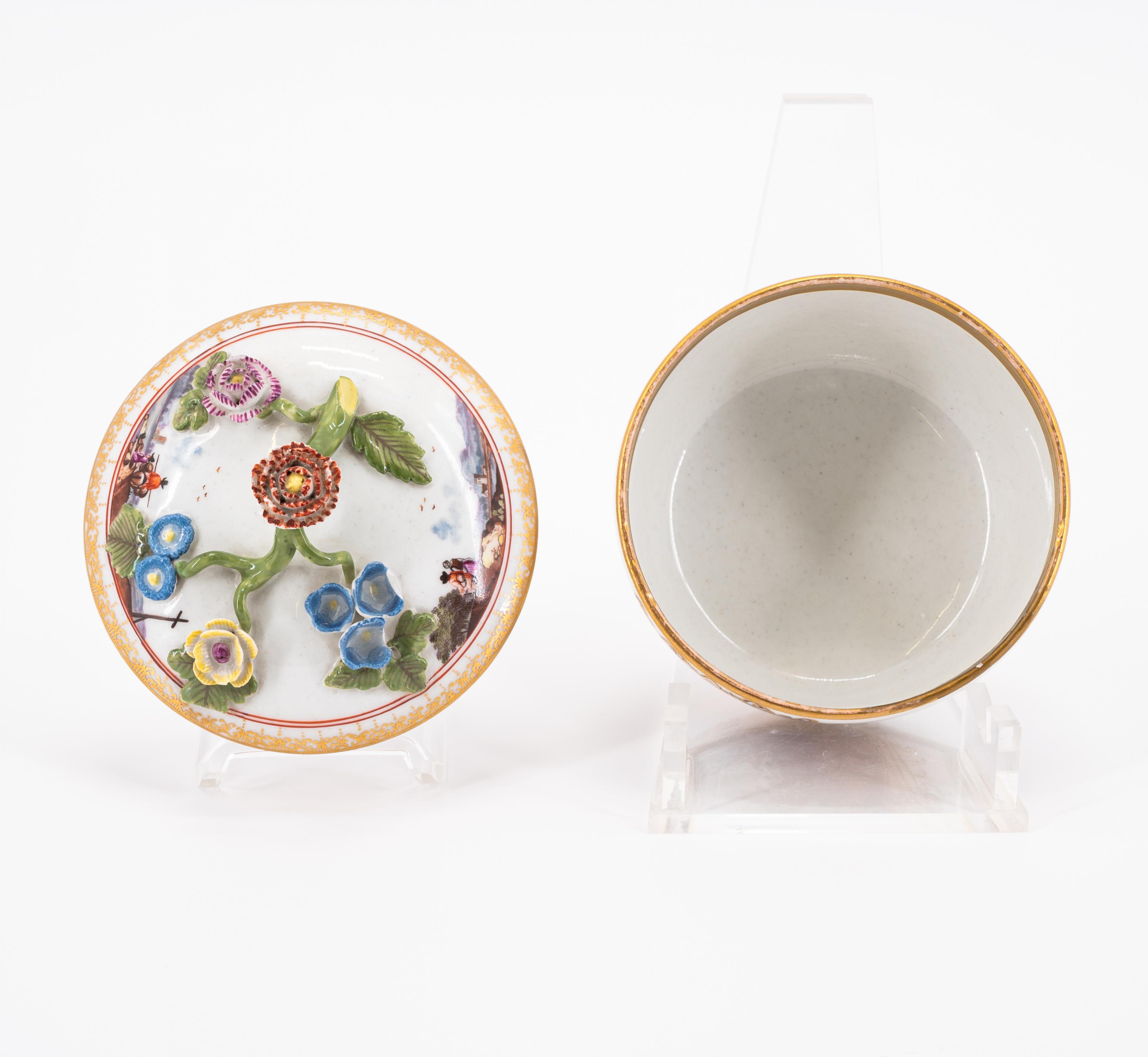 SUGAR BOWL WITH LID WITH LANDSCAPE CARTOUCHES AND APPLIED FLOWERS - Image 5 of 6