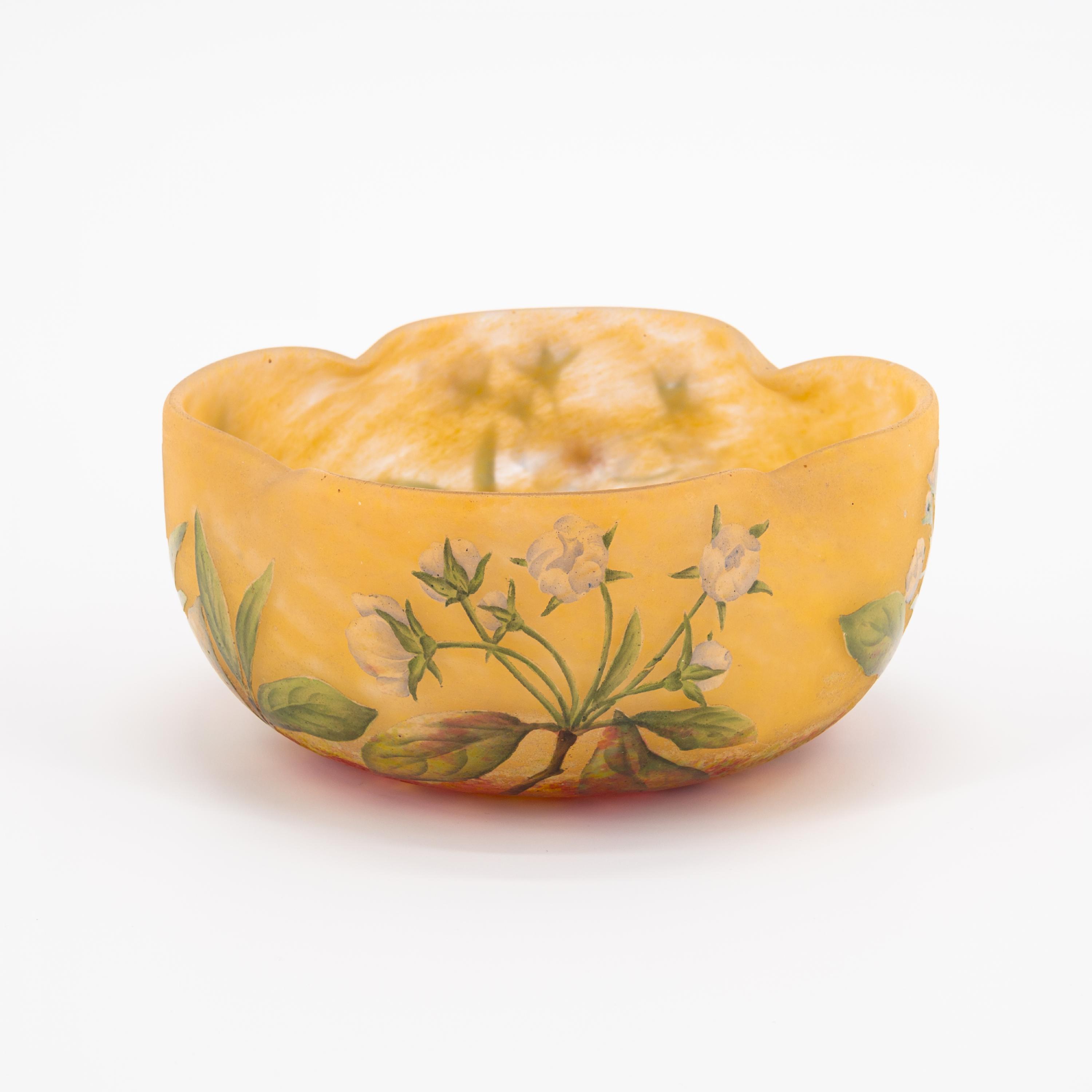 SMALL SCALLOPED GLASS BOWL WITH CHERRY BLOSSOM BRANCHES - Image 2 of 6