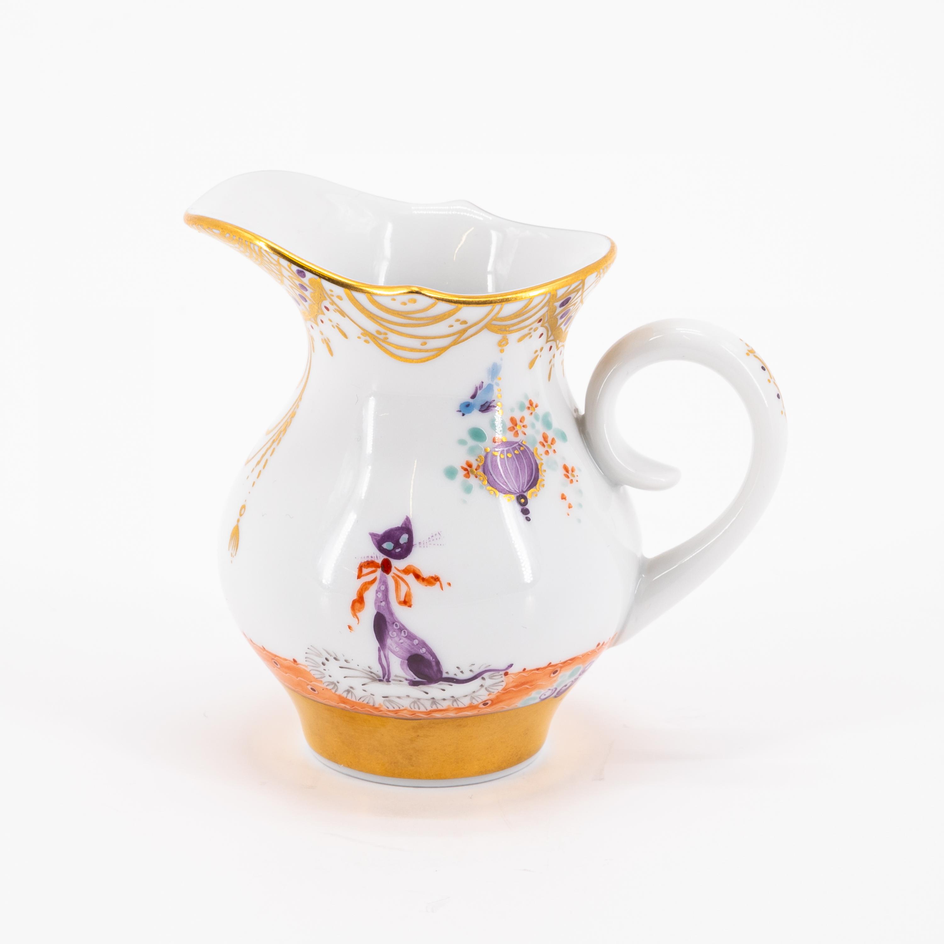 LARGE PORCELAIN COFFEE SERVICE WITH '1001 NIGHTS' DECOR FOR 12 PEOPLE - Image 16 of 19