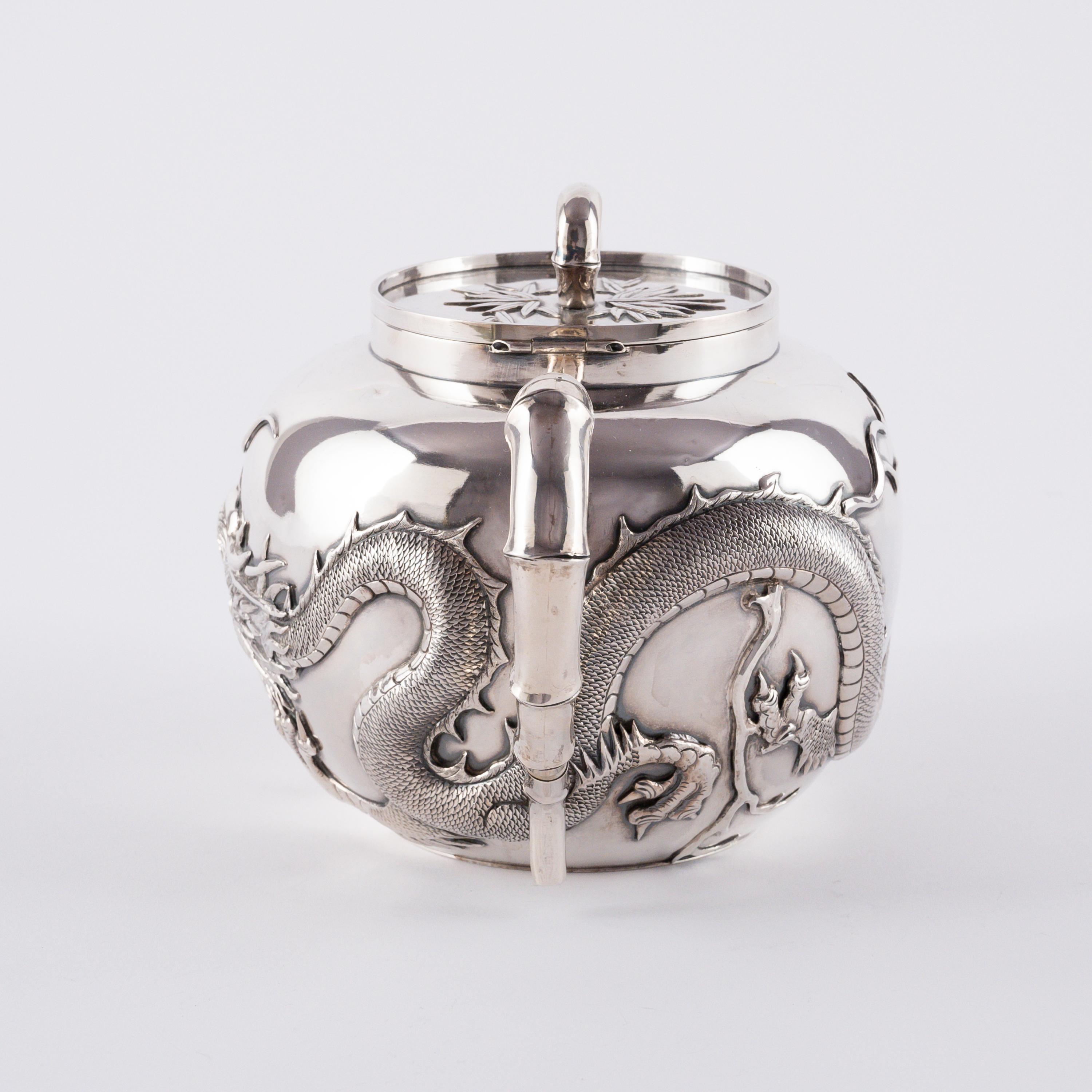 EXCEPTIONAL SILVER TEA SERVICE WITH DRAGON DECORATION - Image 3 of 12