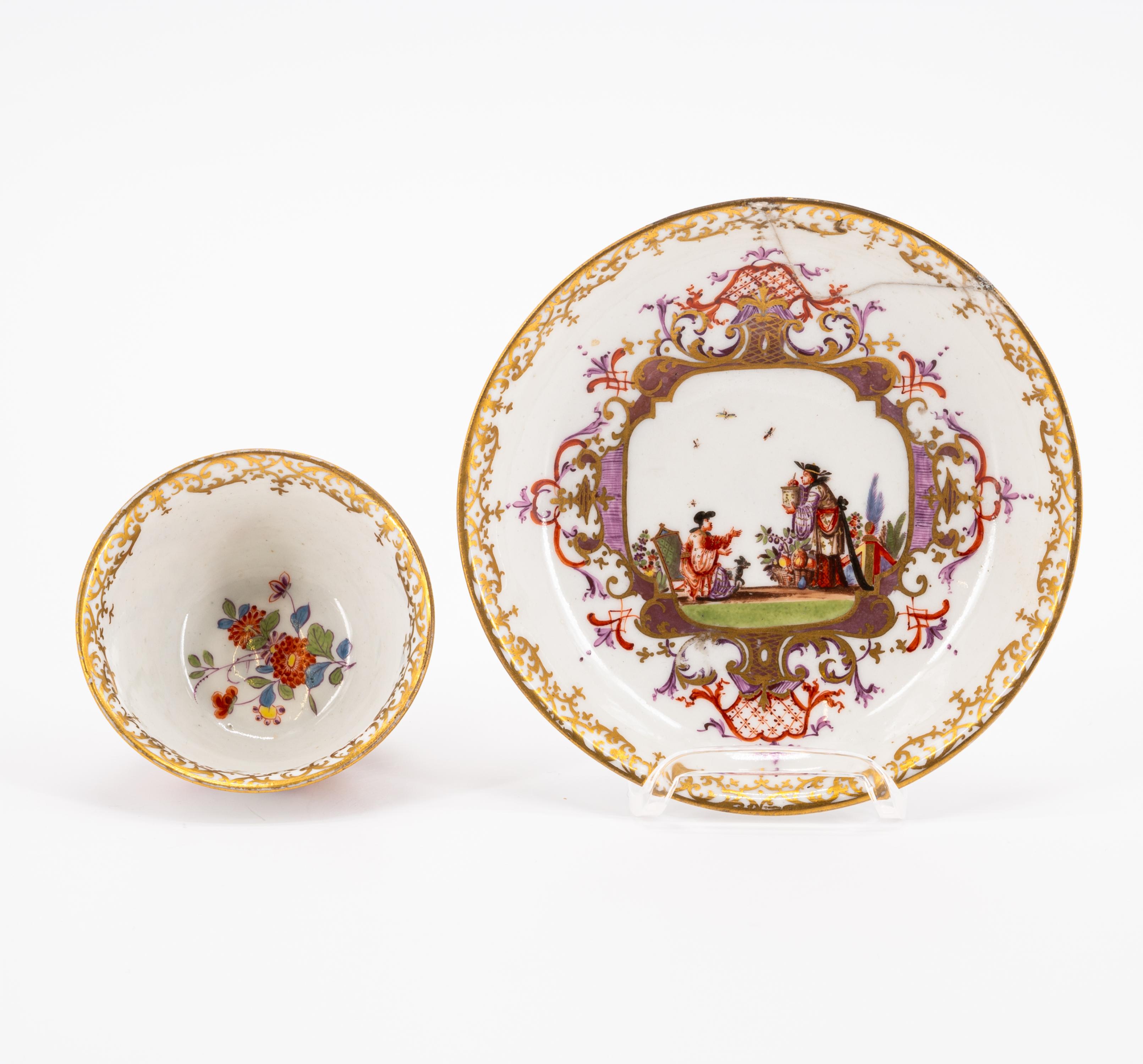 TWO PORCELAIN TEA BOWLS WITH SAUCERS AND CHINOISERIES IN CARTOUCHES WITH PURPLE LUSTRE - Image 5 of 11