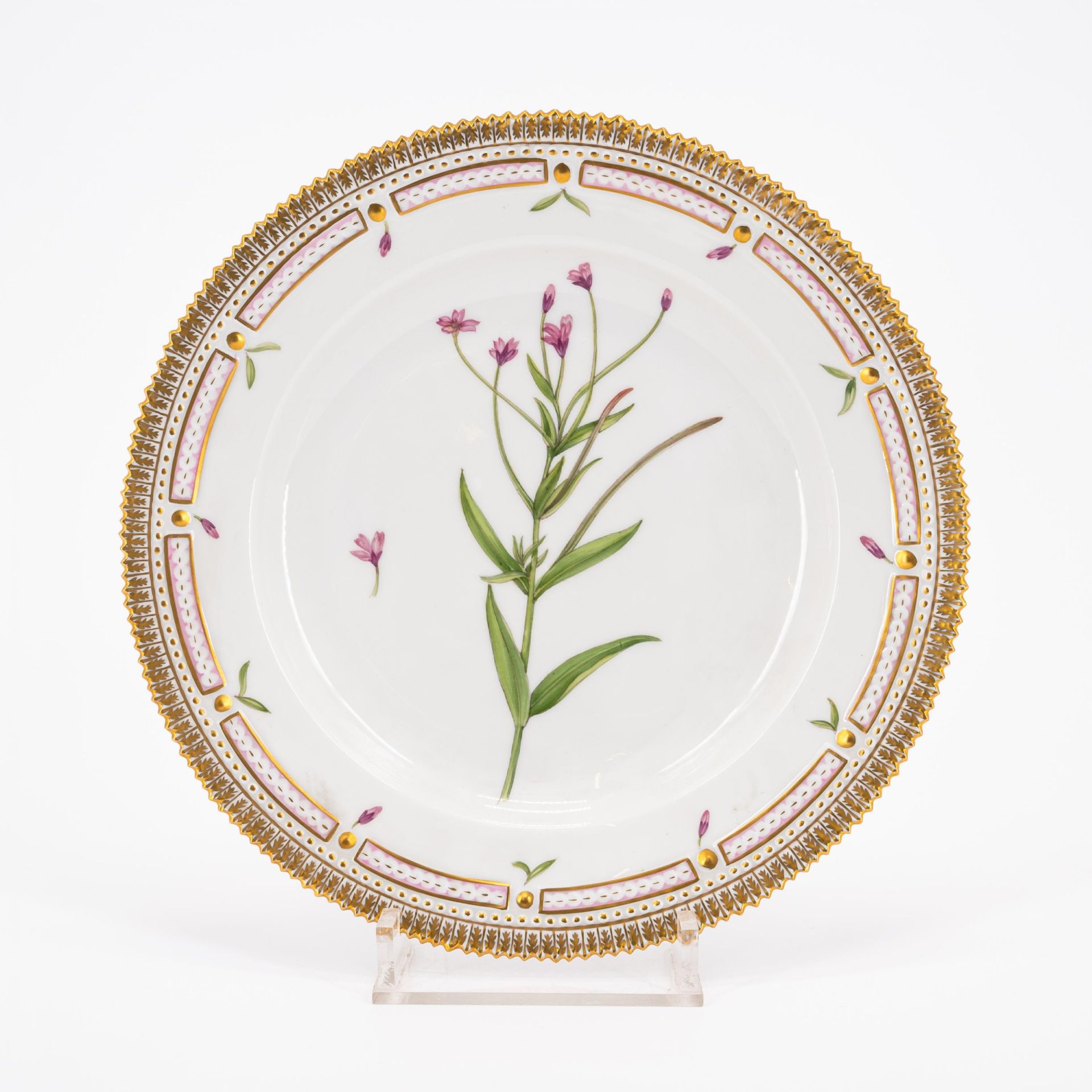 18 PIECES FROM A PORCELAIN DINNER SERVICE 'FLORA DANICA' - Image 5 of 26