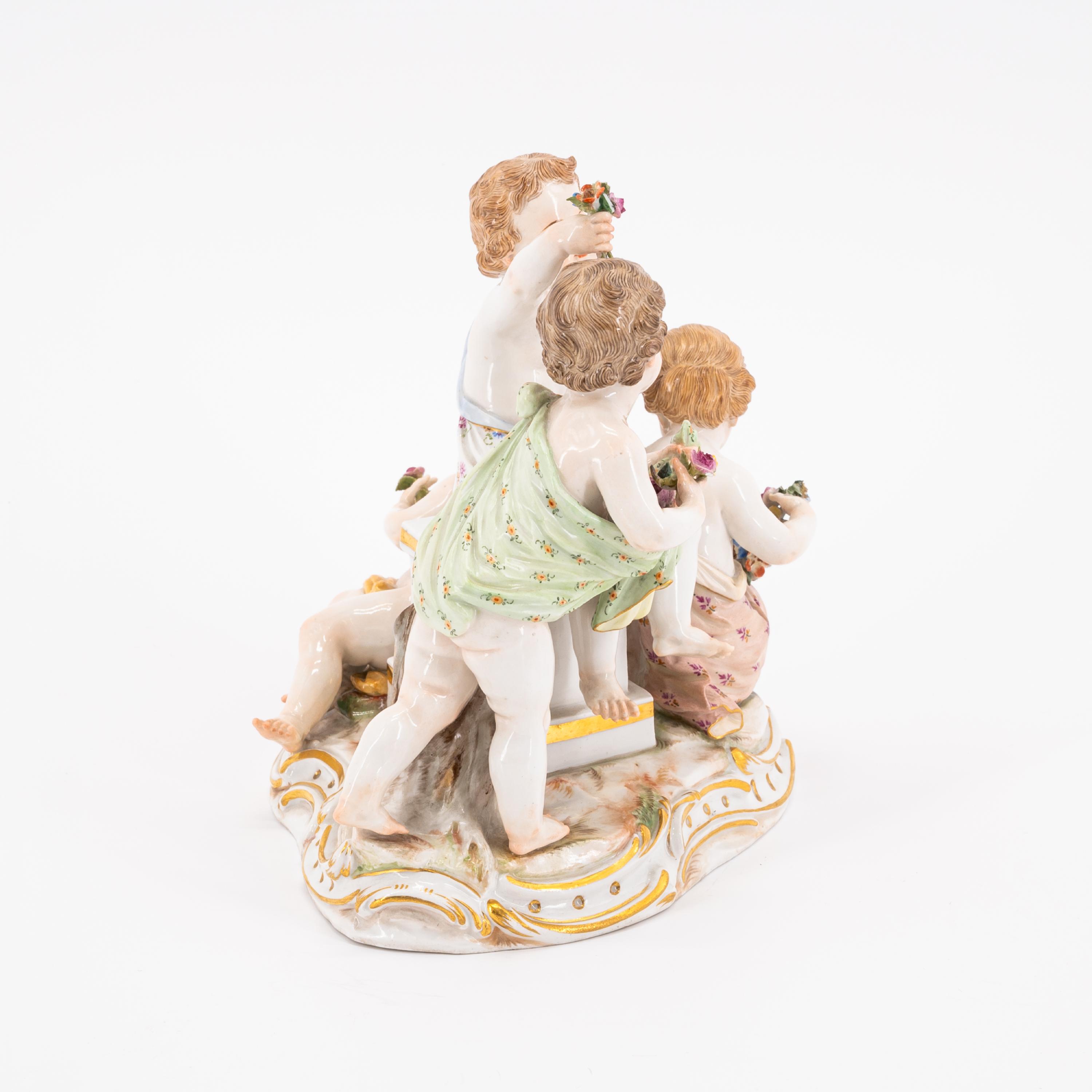PORCELAIN ENSEMBLE WITH CUPIDS AS ALLEGORY OF THE SPRING - Image 4 of 5